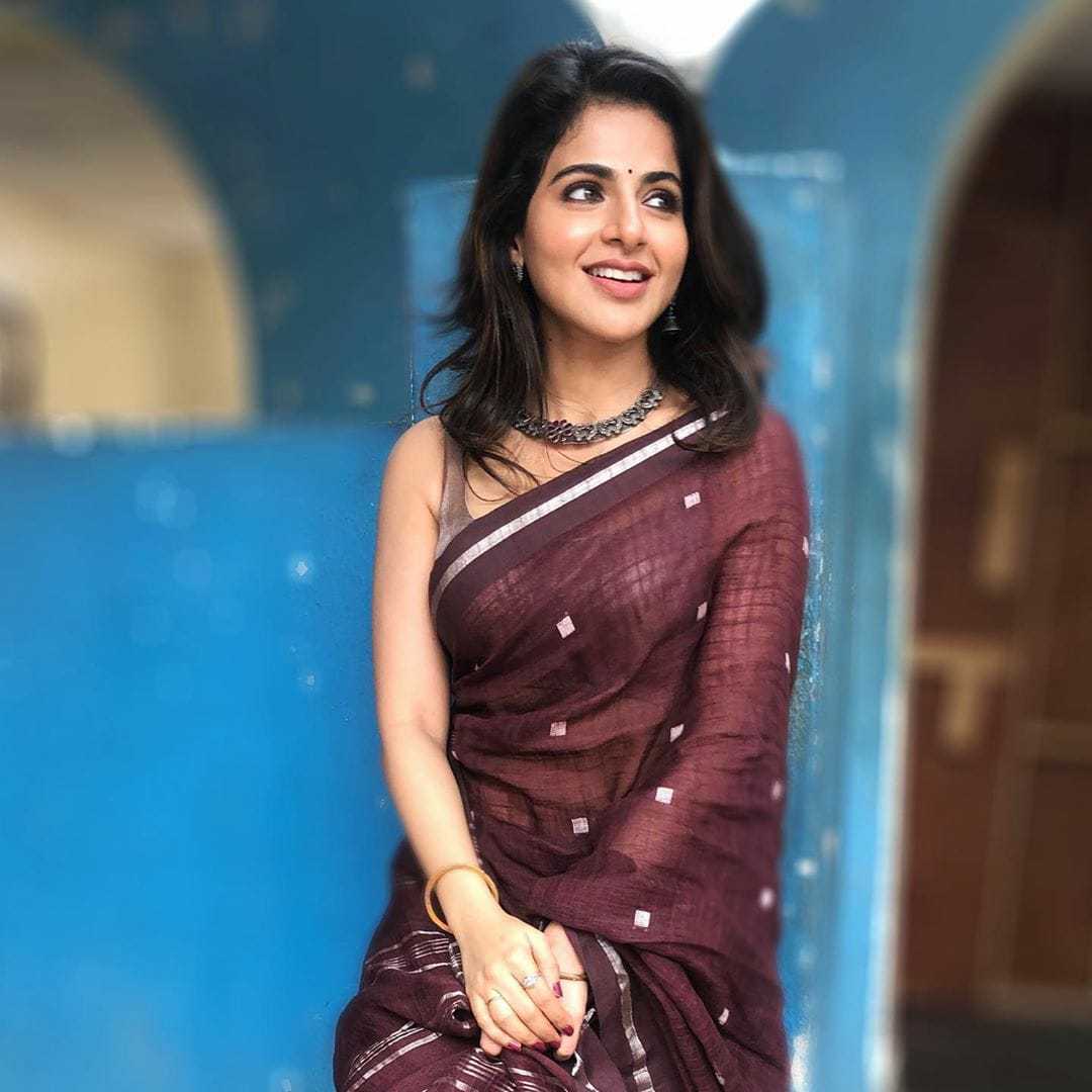 Actress Iswarya menon Latest HD Picture