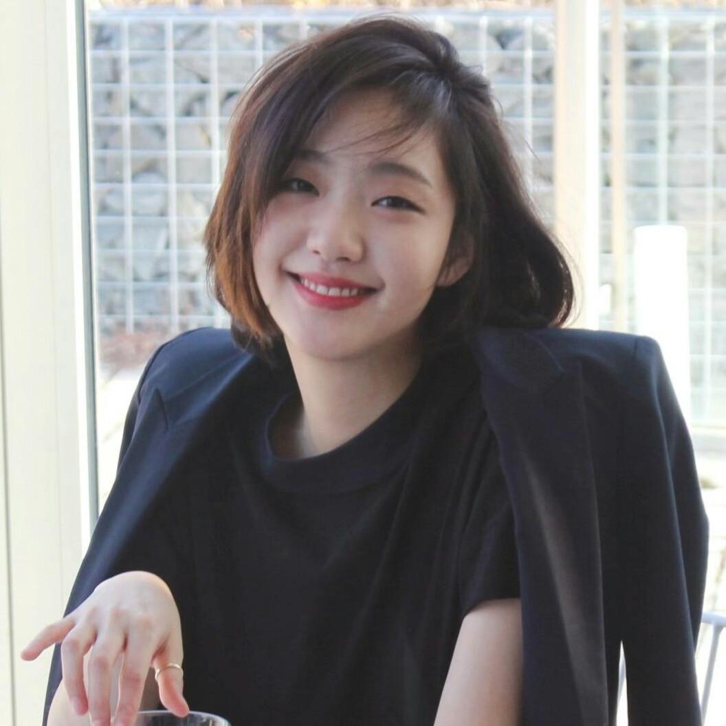 Did Kim Go Eun Undergo Plastic Surgery? Let's Compare Some Photo
