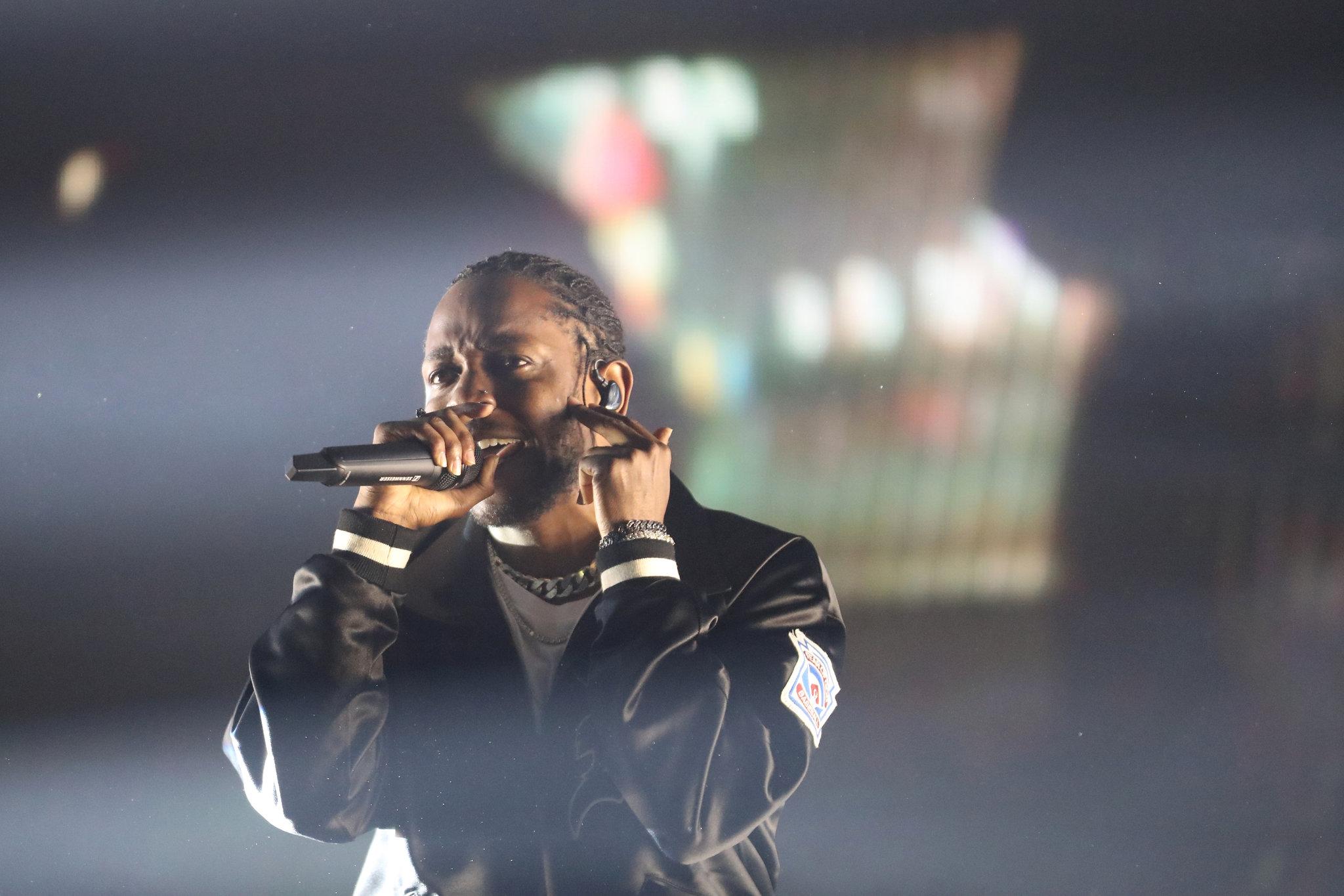 Review: Kendrick Lamar, Rap's Skeptical Superstar, Avoids