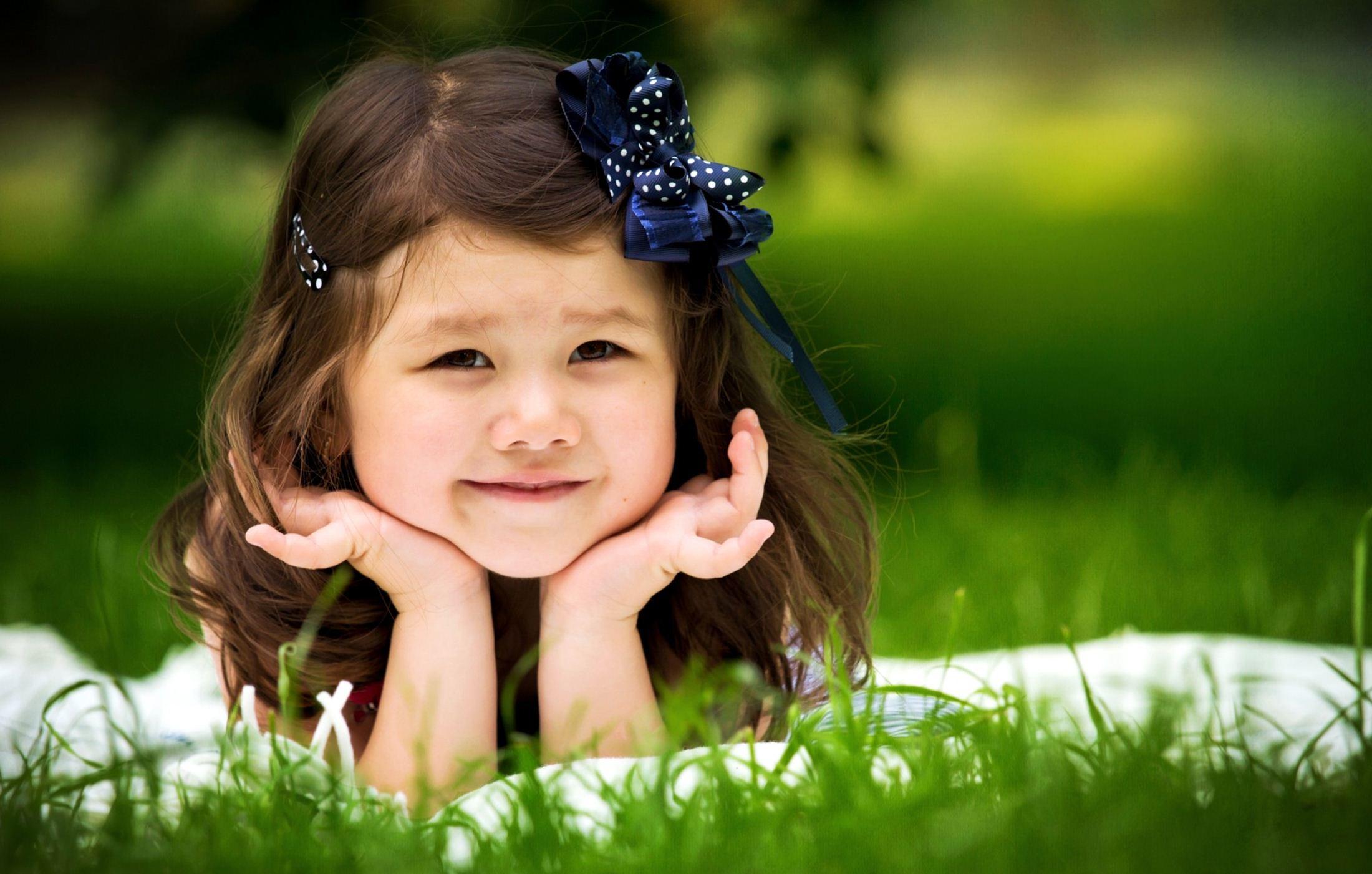 Smiling Child Girl Wallpaper