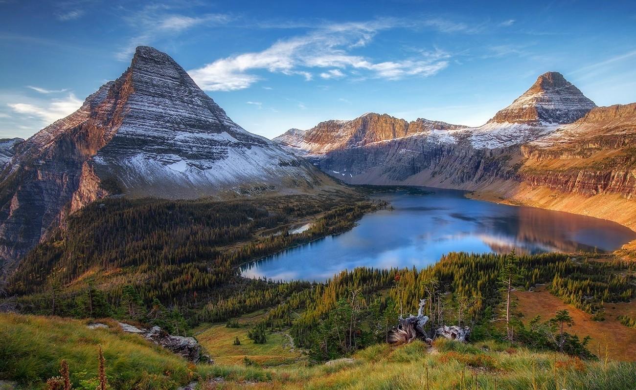 nature, Landscape, Forest, Glacier National Park, Montana, Lake, Mountain, Sunrise, Snowy Peak, Water, Grass Wallpaper HD / Desktop and Mobile Background