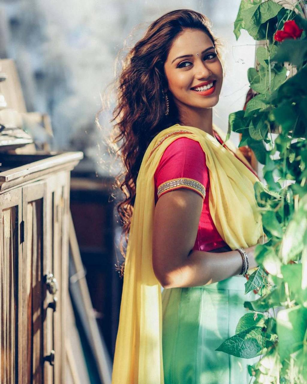 Nivetha Pethuraj wallpaper