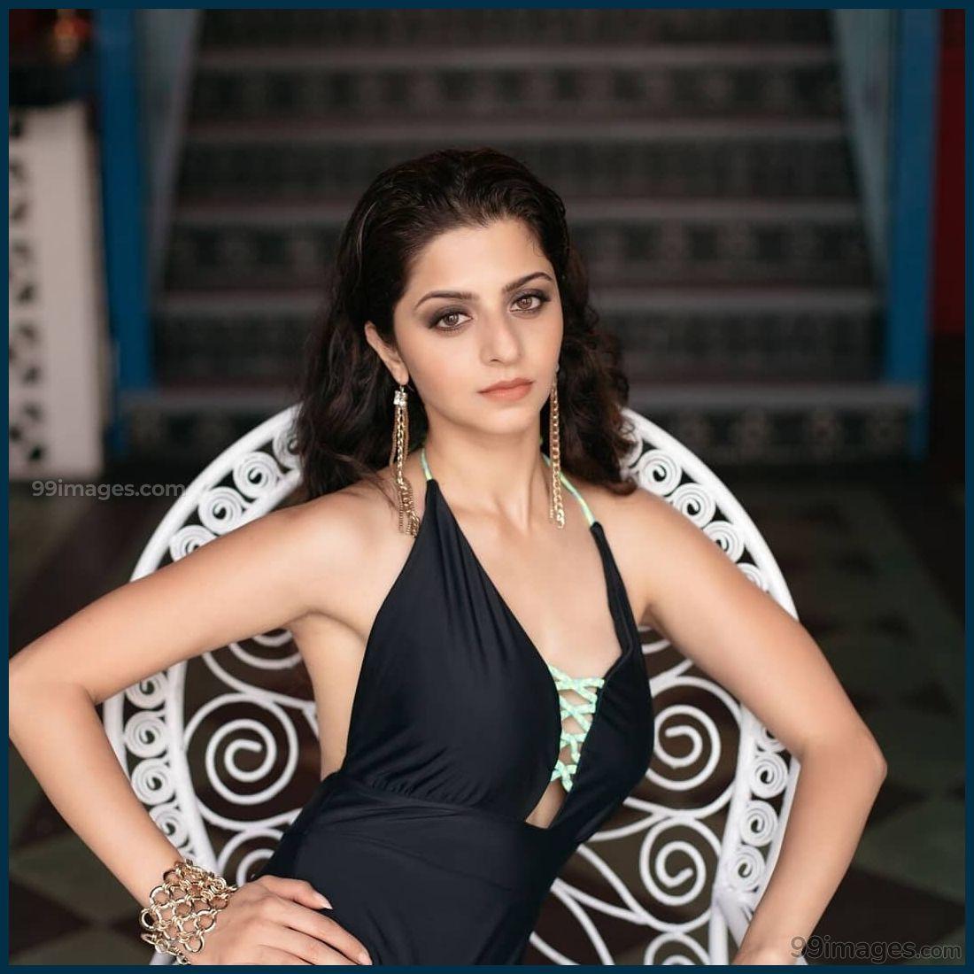 Vedhika New HD Wallpaper & High Definition Image 1080p