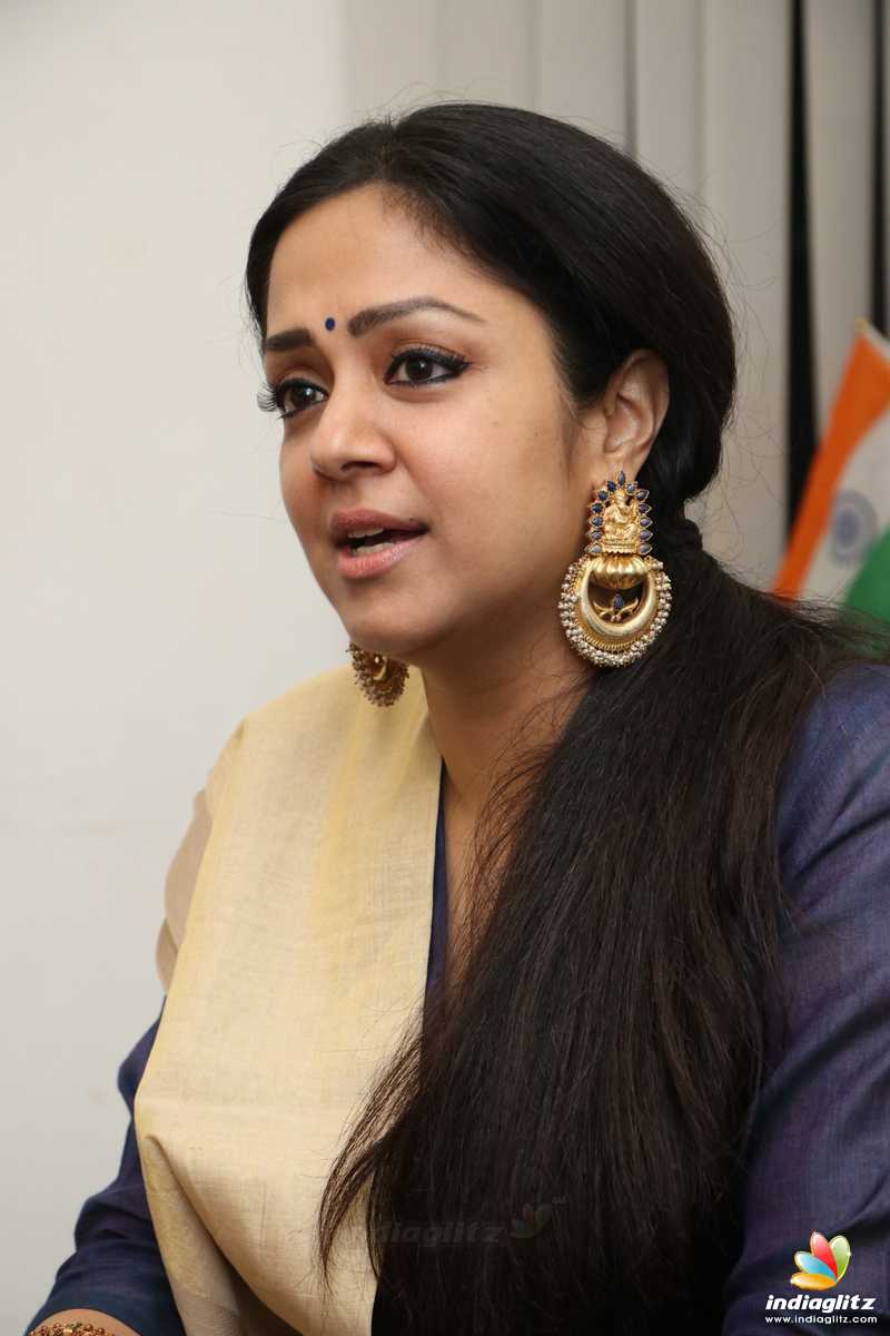 Jyothika Photo Actress photo, image, gallery