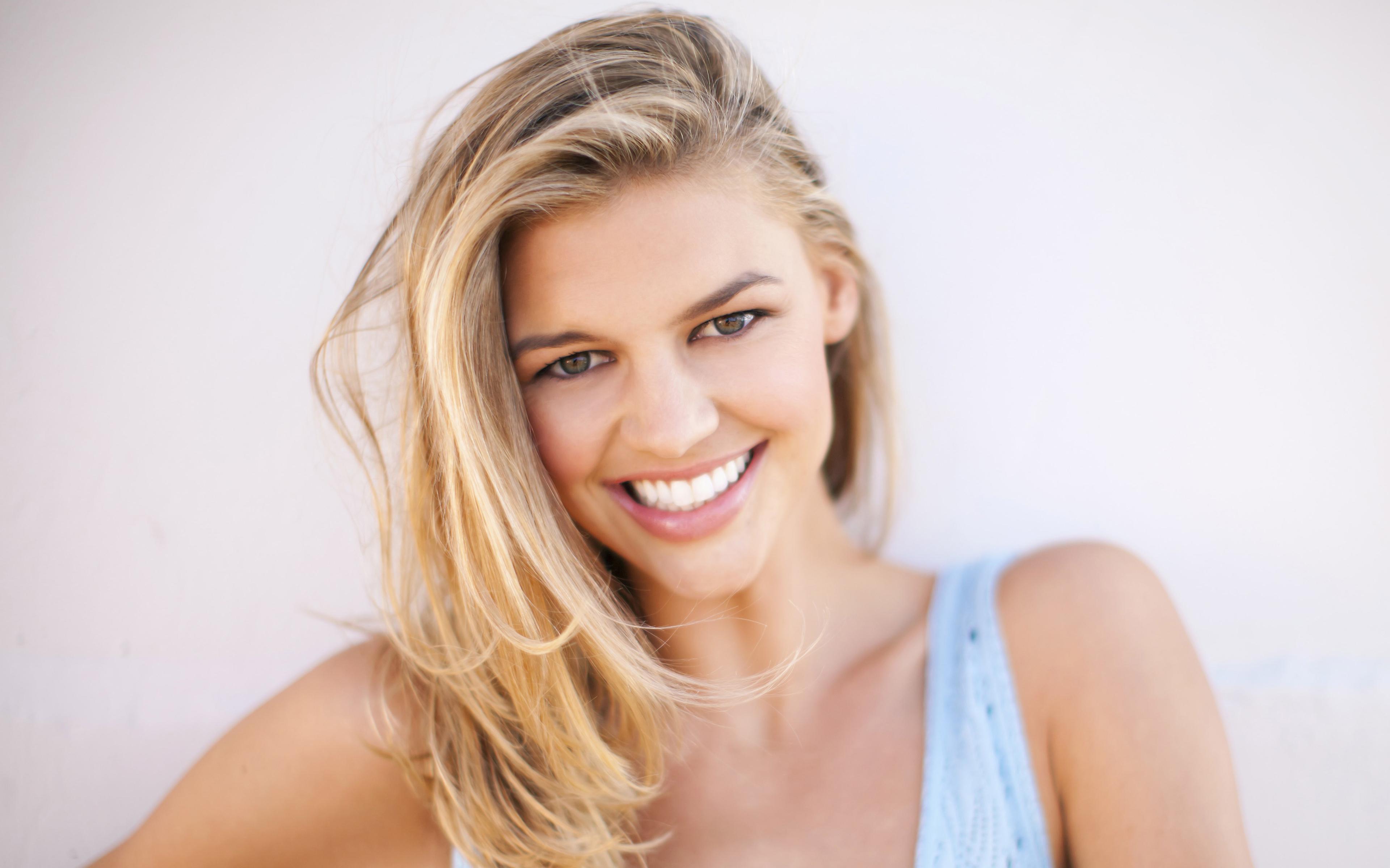 Kelly Rohrbach Smiling Wallpaper, HD Celebrities 4K