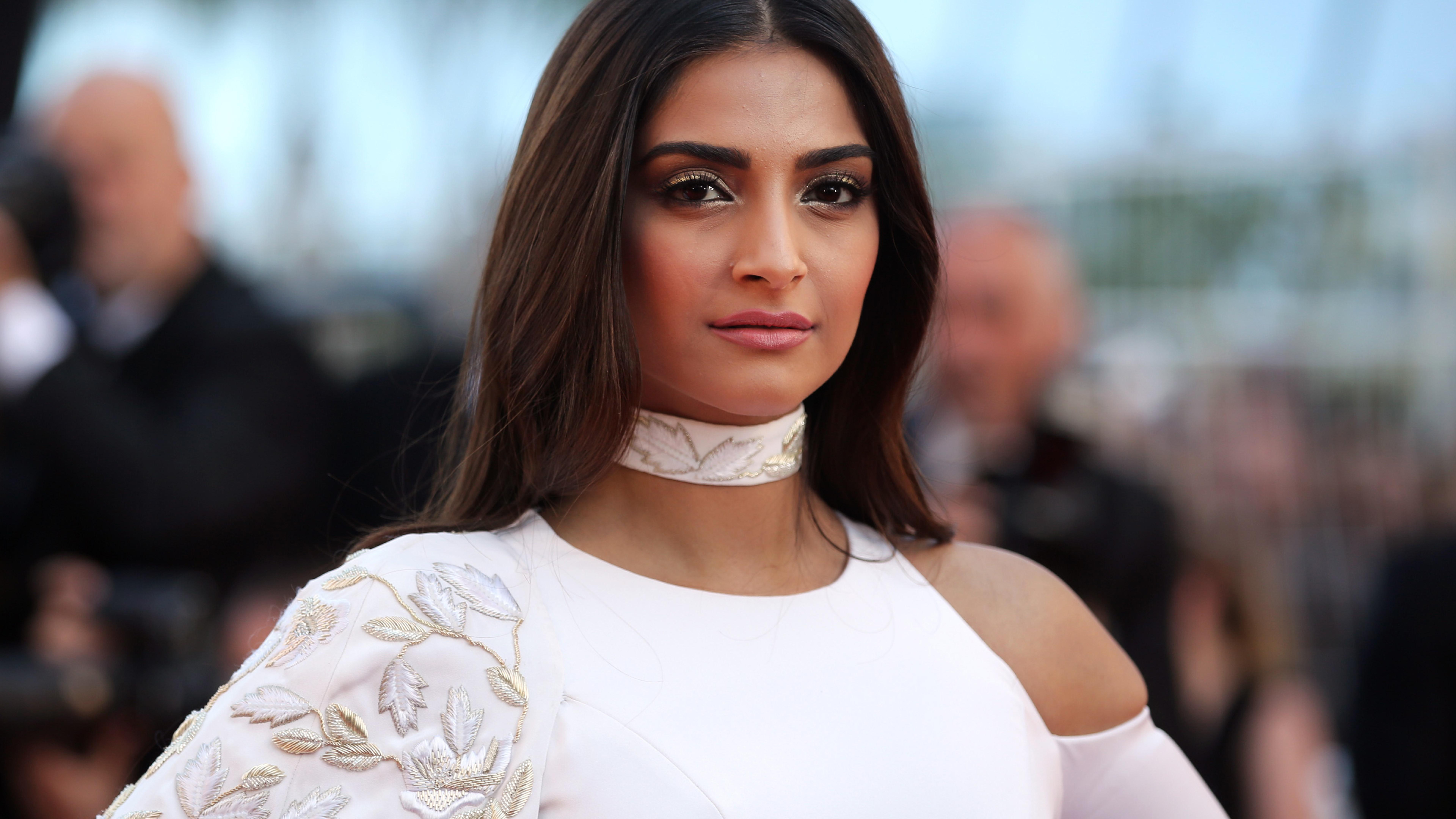 Celebrity Sonam Kapoor 4k Ultra Hd Wallpaper - vrogue.co