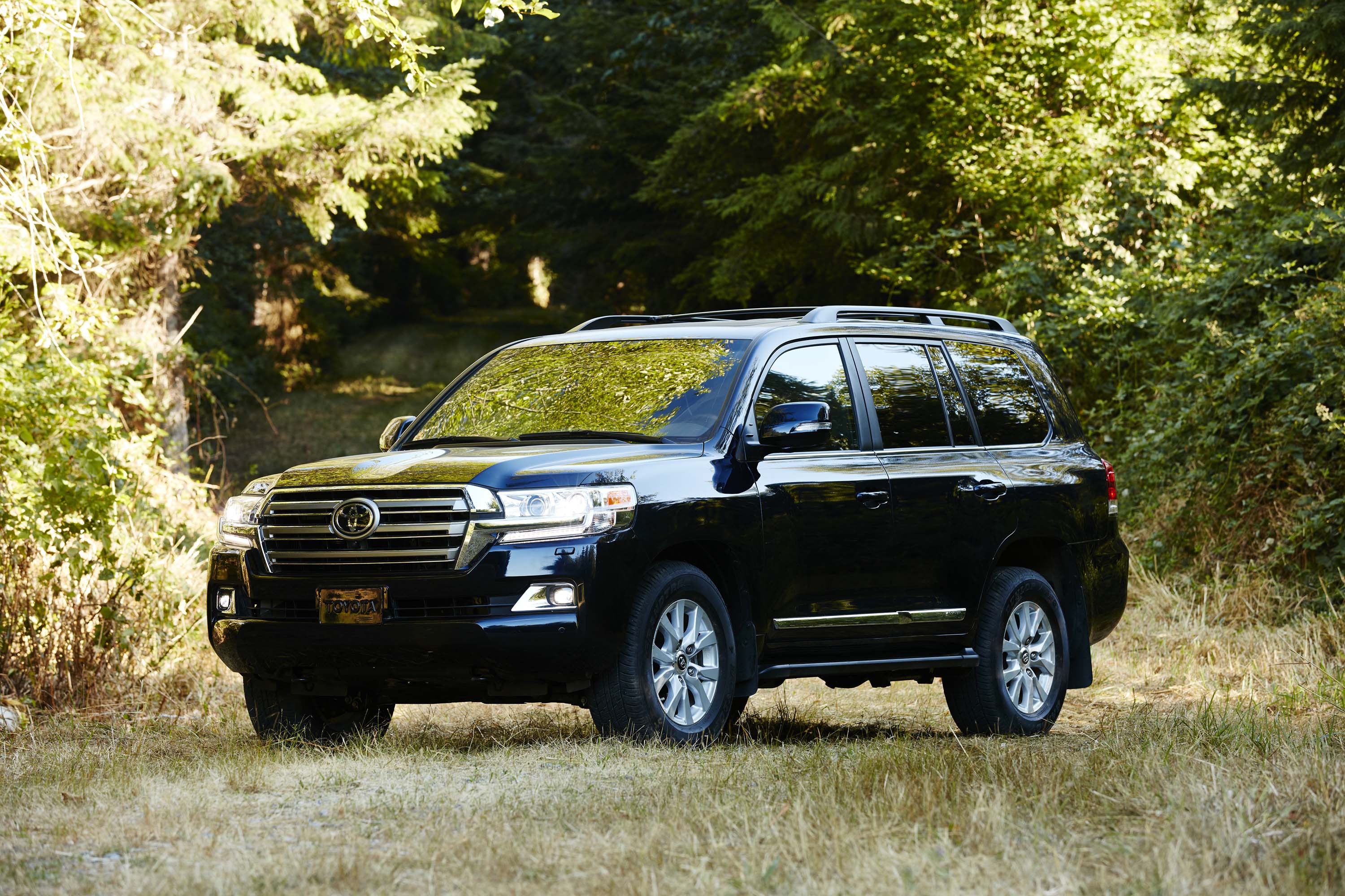Toyota Land Cruiser Review, Ratings, Specs, Prices