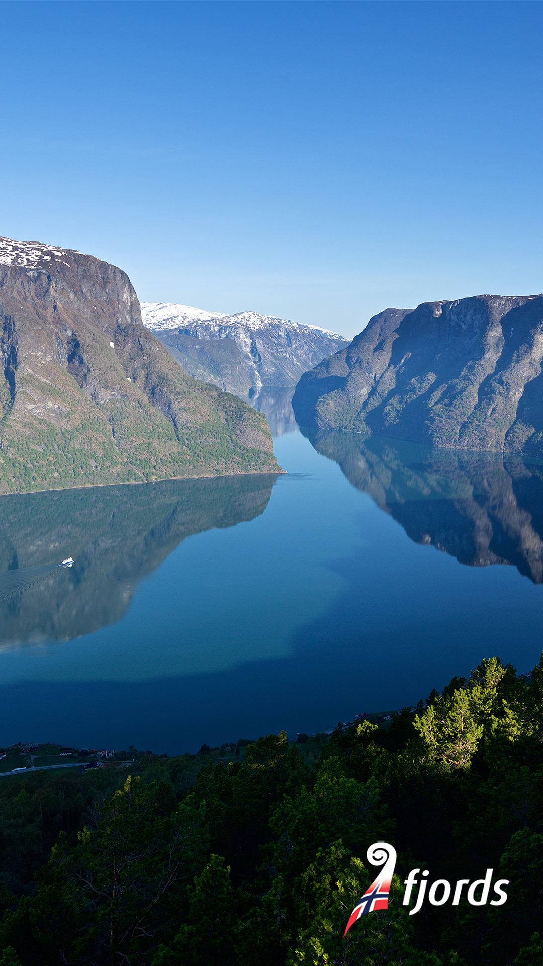 Download Mobile Phone Background Image from the Norwegian Fjords