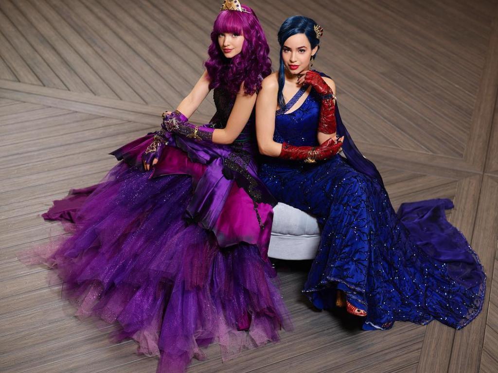 Descendants 2 Mal And Evie, HD Wallpaper & background