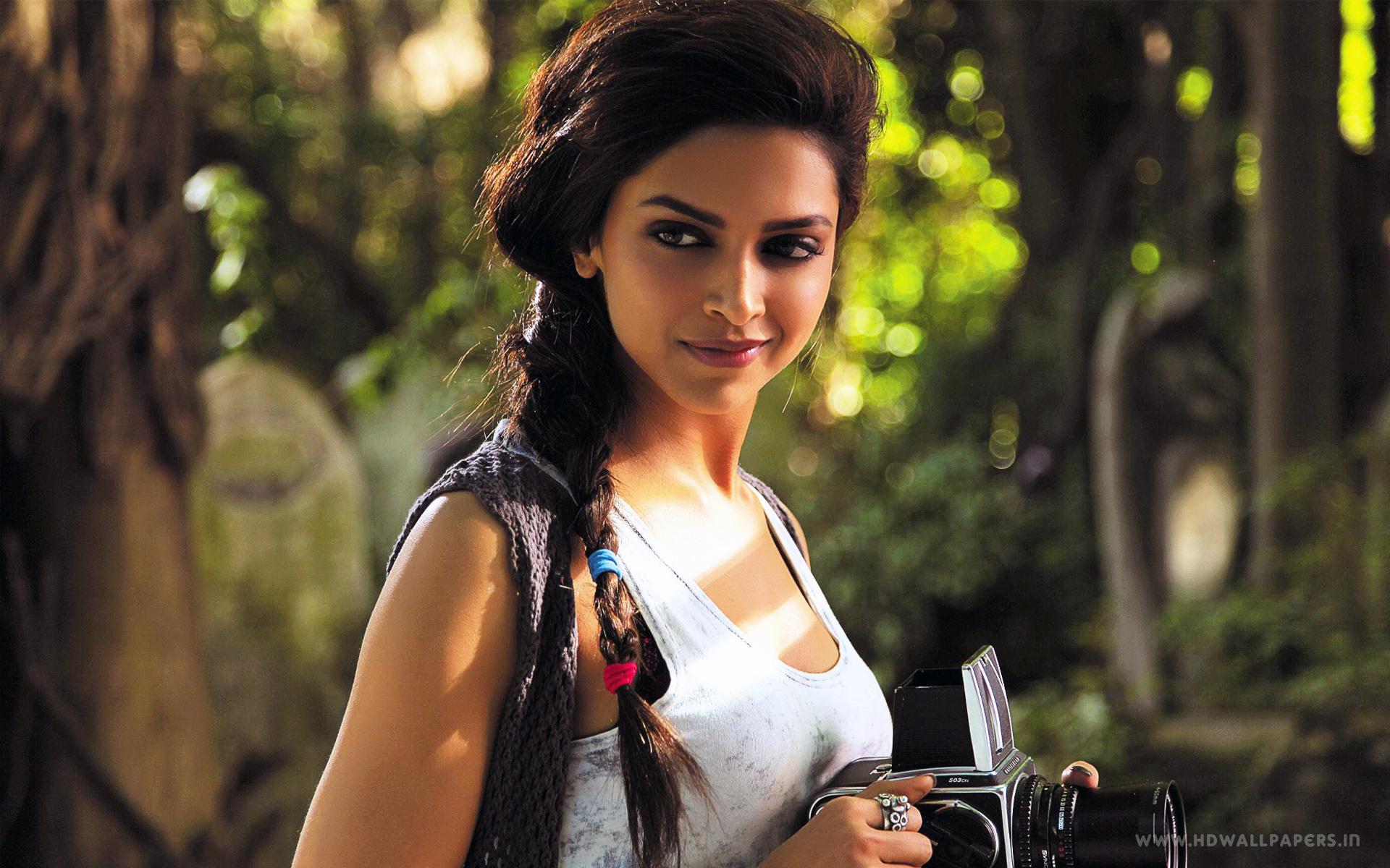 Deepika Padukone HD , 1600x1200. All For Desktop