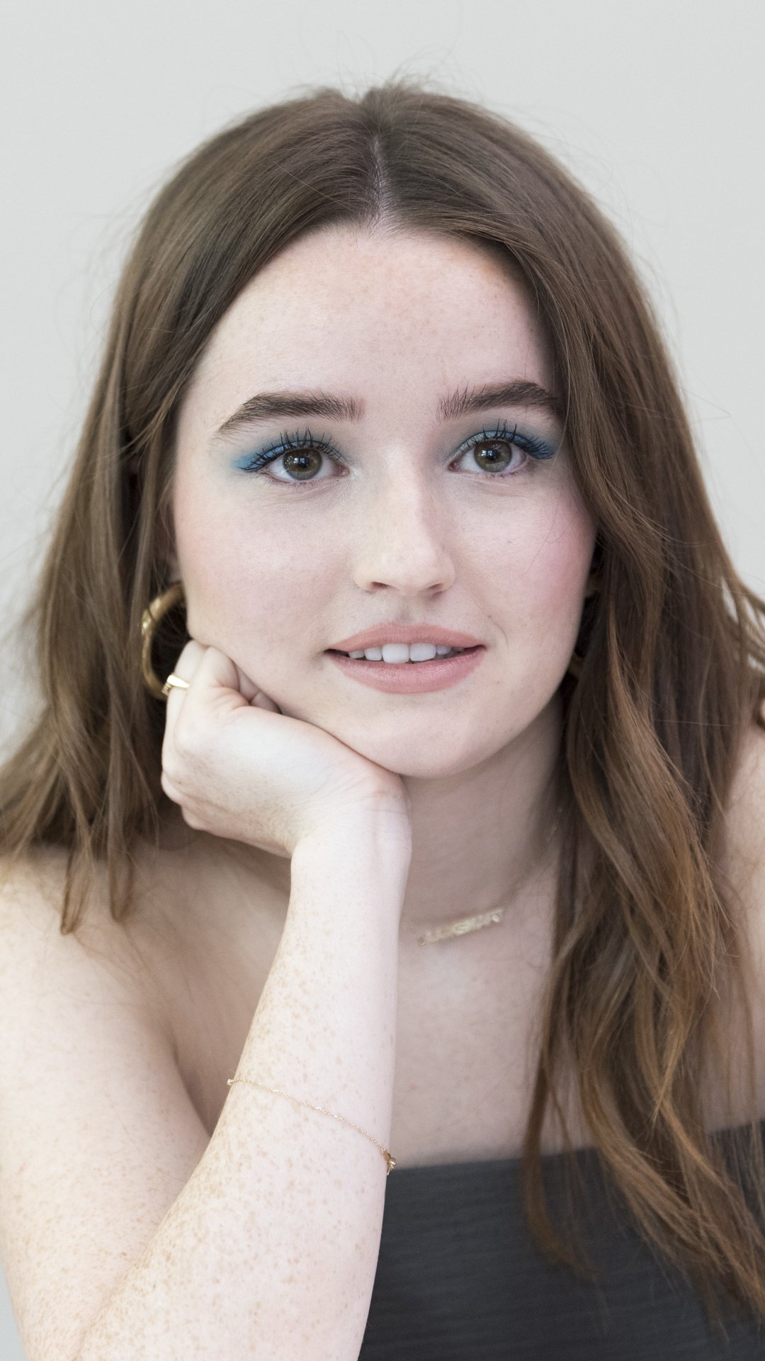 Kaitlyn Dever 4K iPhone 6s, 6 Plus and Pixel XL
