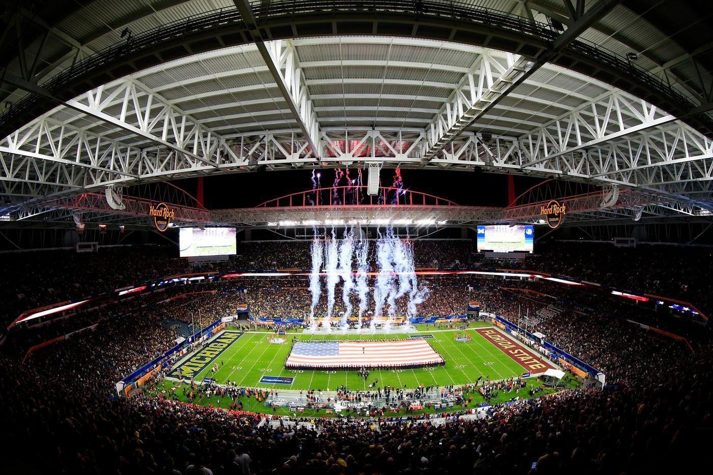 File:Hard Rock Stadium for Super Bowl LIV (49606707583).jpg - Wikimedia  Commons