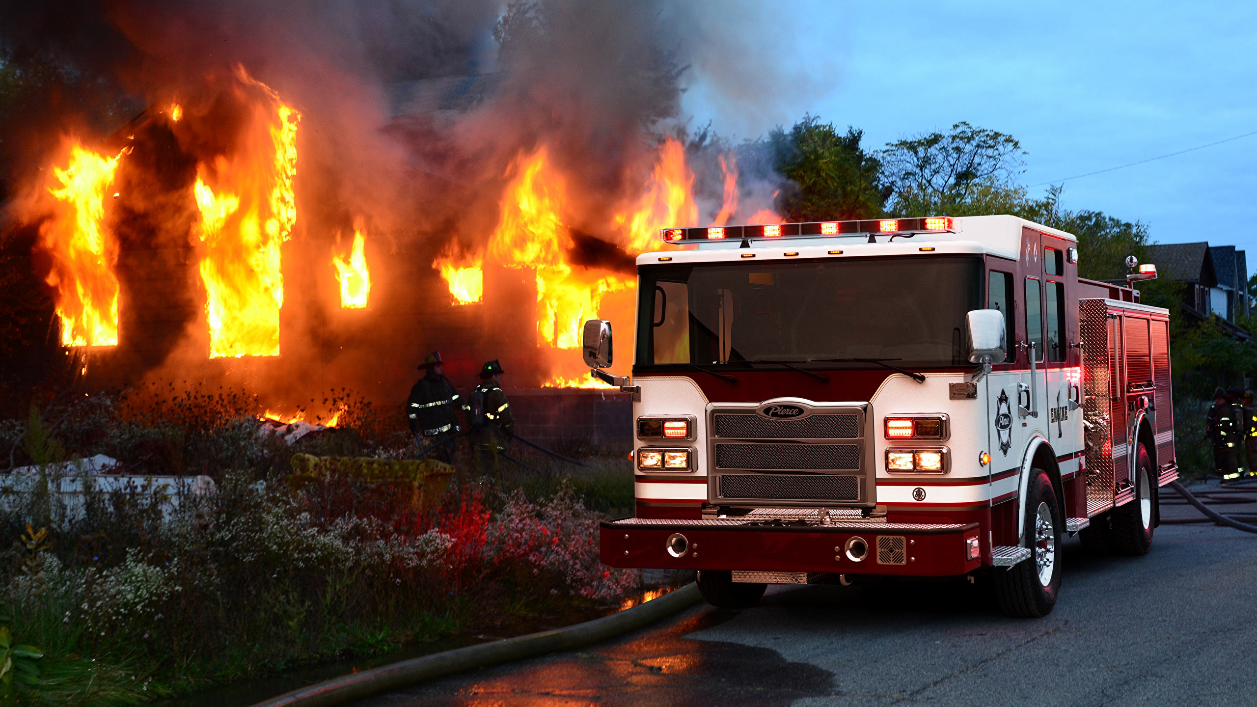 Desktop Wallpaper Fire Engine 2014 17 Pierce Enforcer 2560x1440