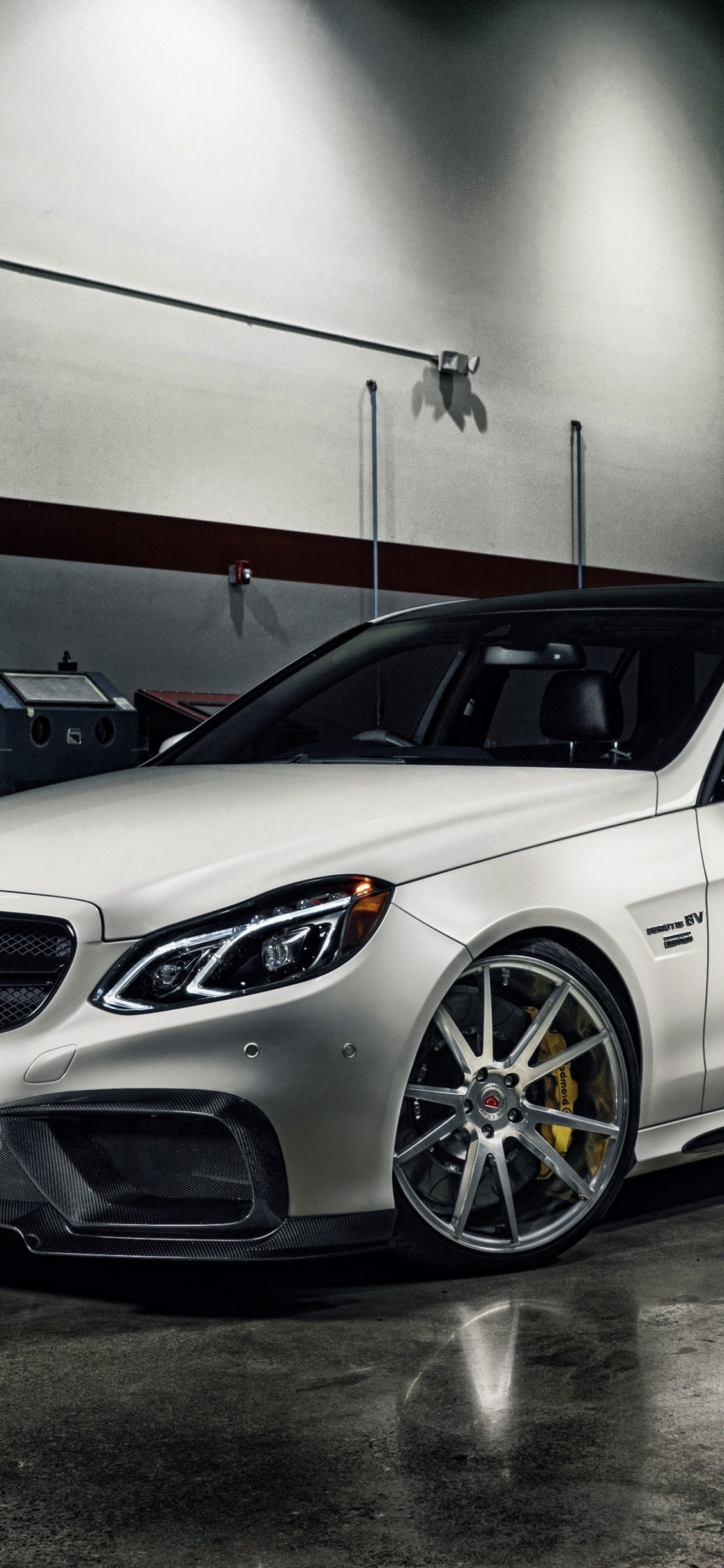 Download 1125x2436 Wallpaper Silver, Mercedes Benz E Class