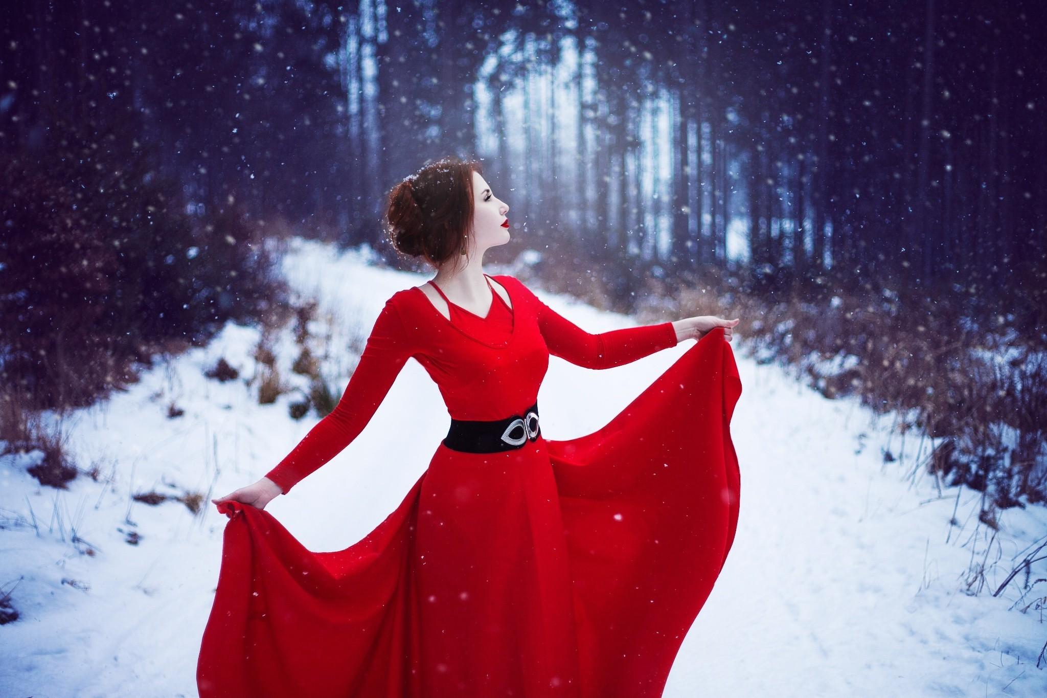 Red Dress Woman In Snow 1366x768 Resolution HD 4k