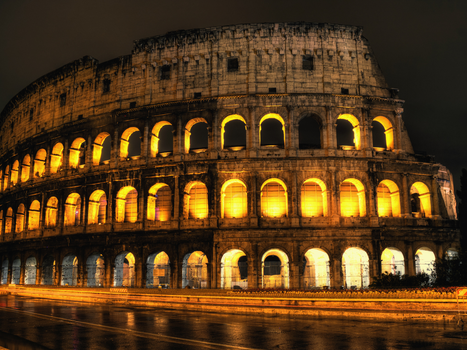 The Colosseum in Rome Desktop wallpaper 1600x1200