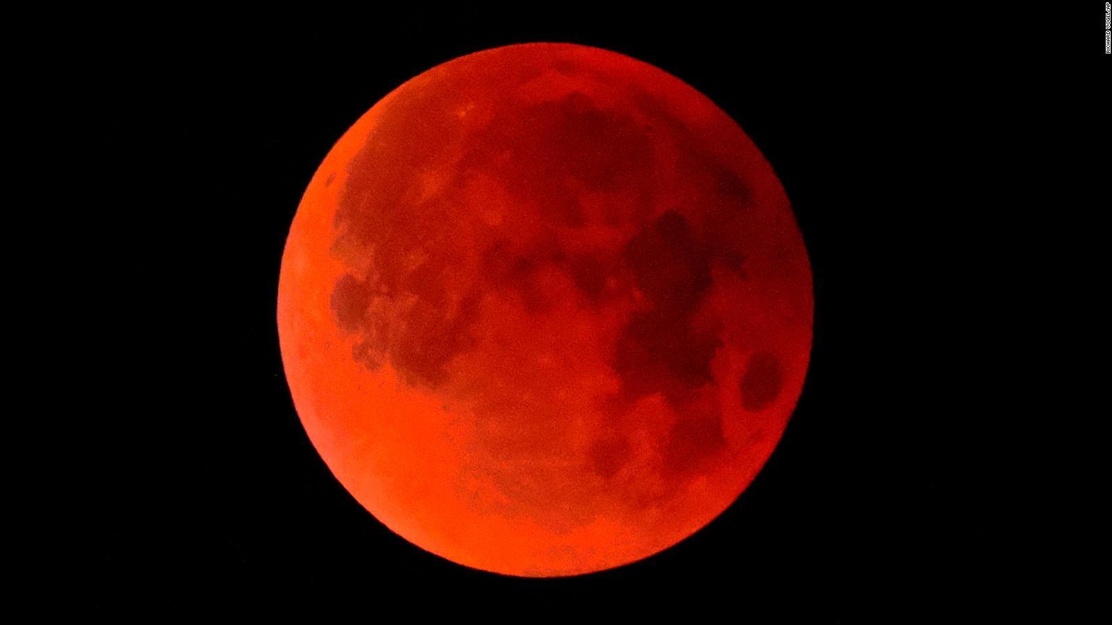 Rare 'super blue blood moon'