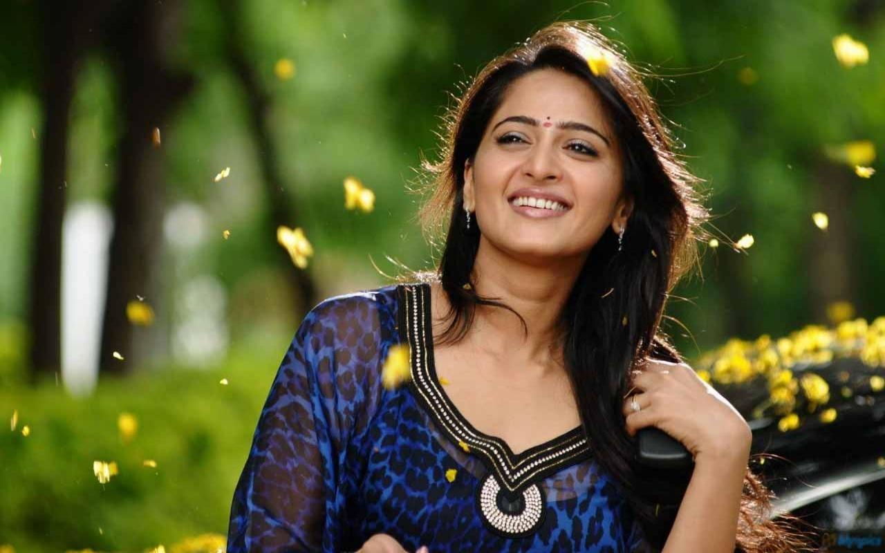 Tamil Actress Wallpaper HD