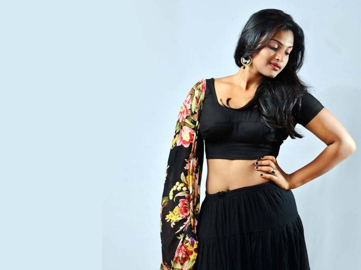 Meenakshi (Tamil Actress) HD Wallpaper. Latest Meenakshi