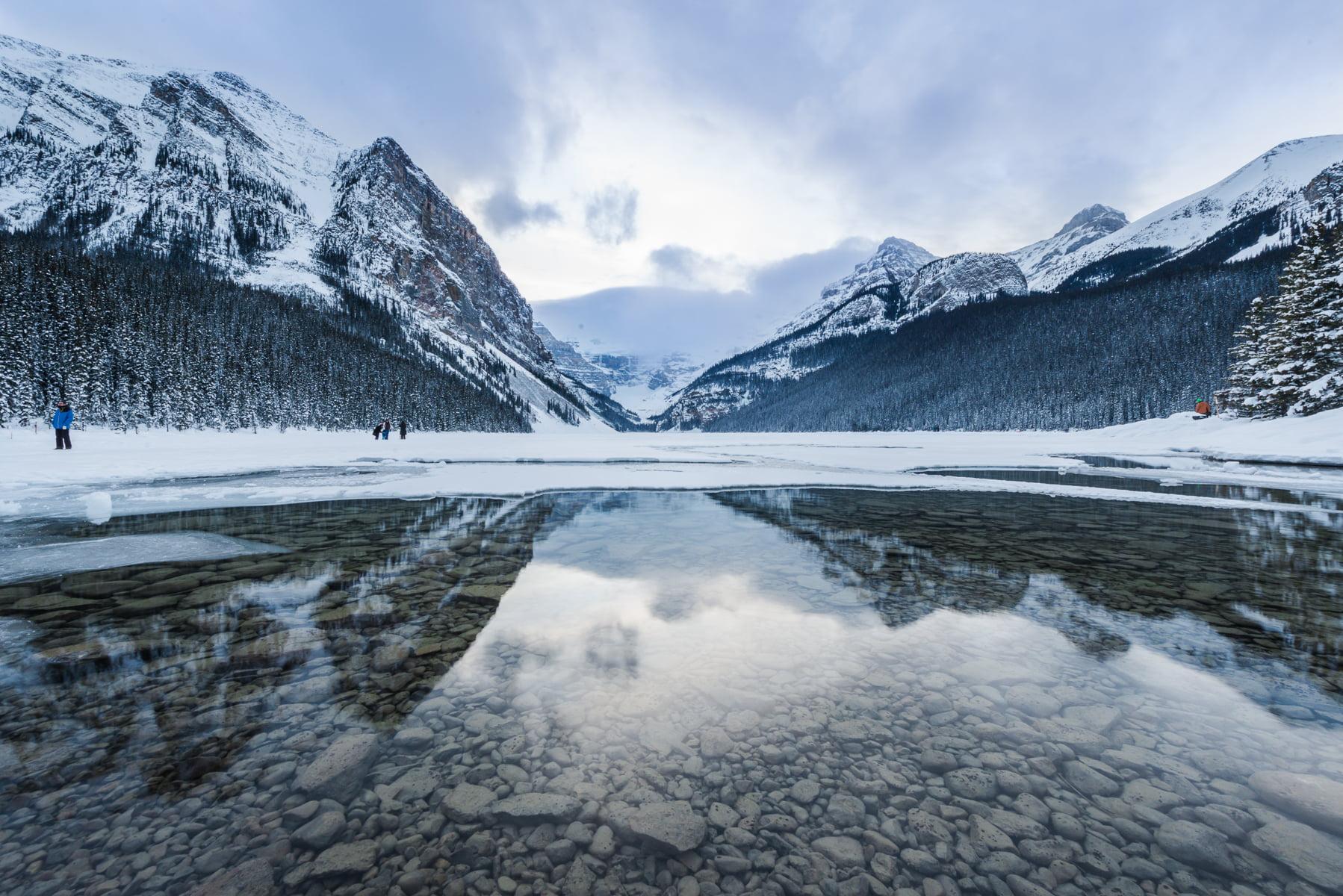 Calm body of water with glacier mountain, lake louise HD