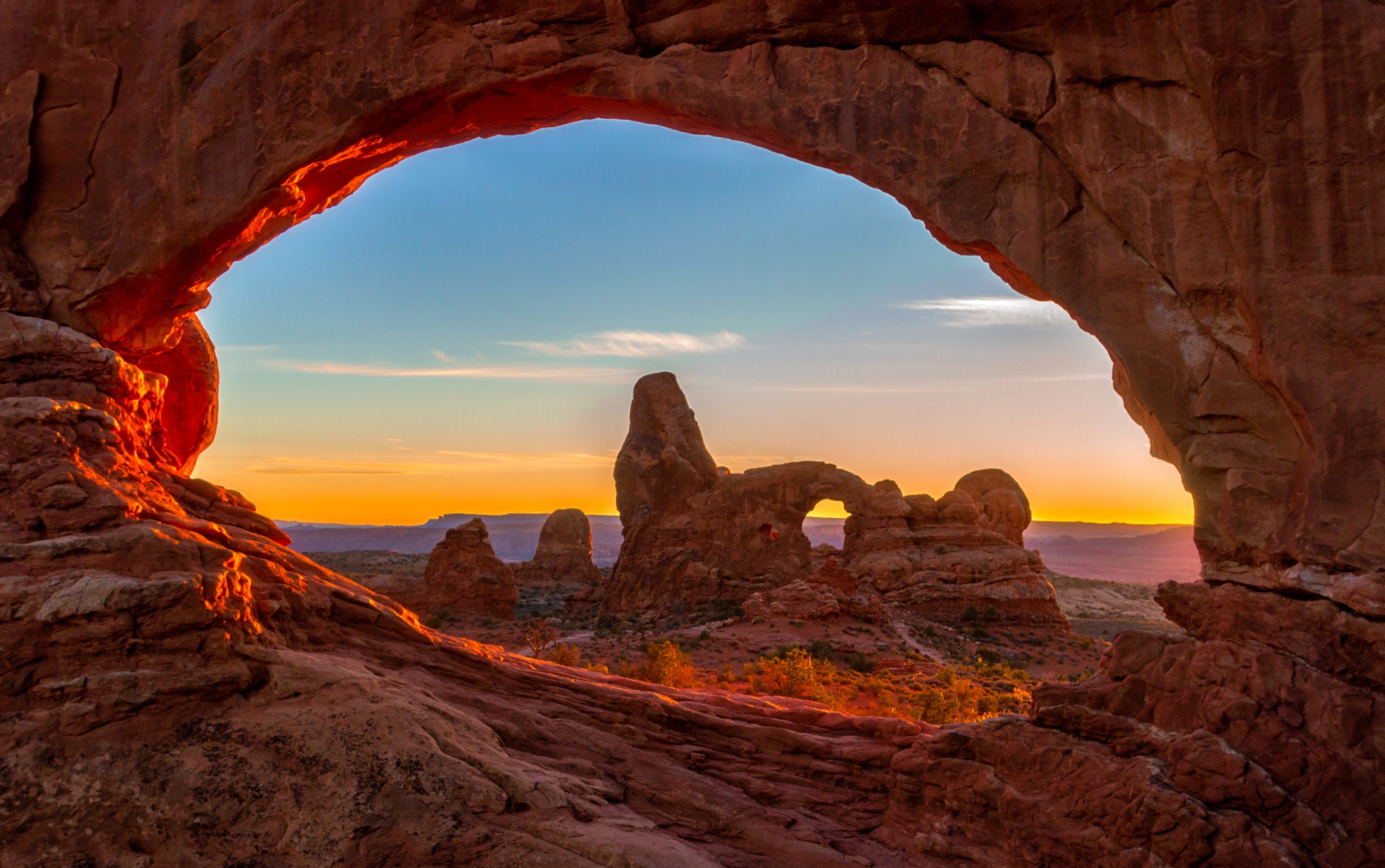 Trevel Arches National Park in USA Wallpaper