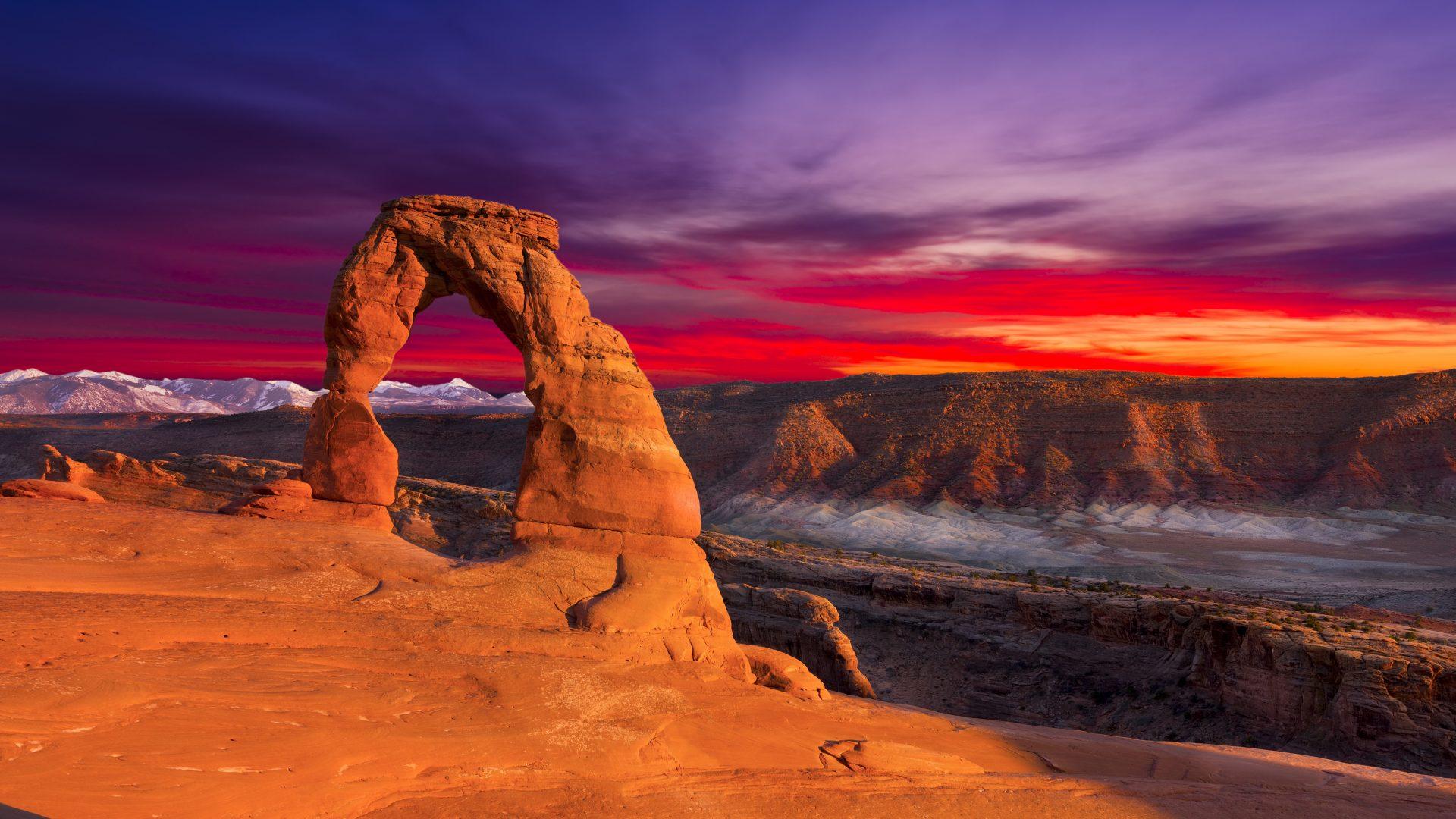 Sunset Red Clouds Delicate Arch Arches National Park Utah United