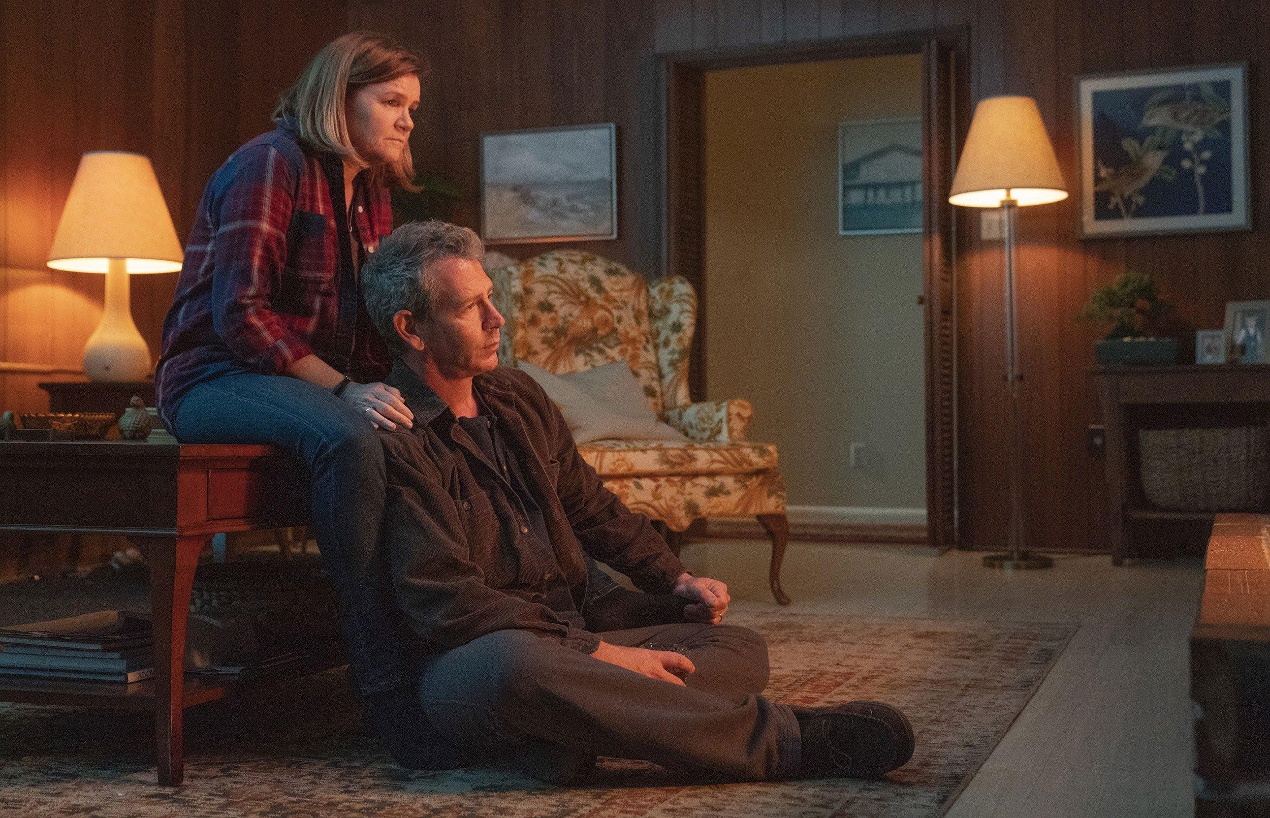 The Outsider' Review: The Series Conjures a Mysterious