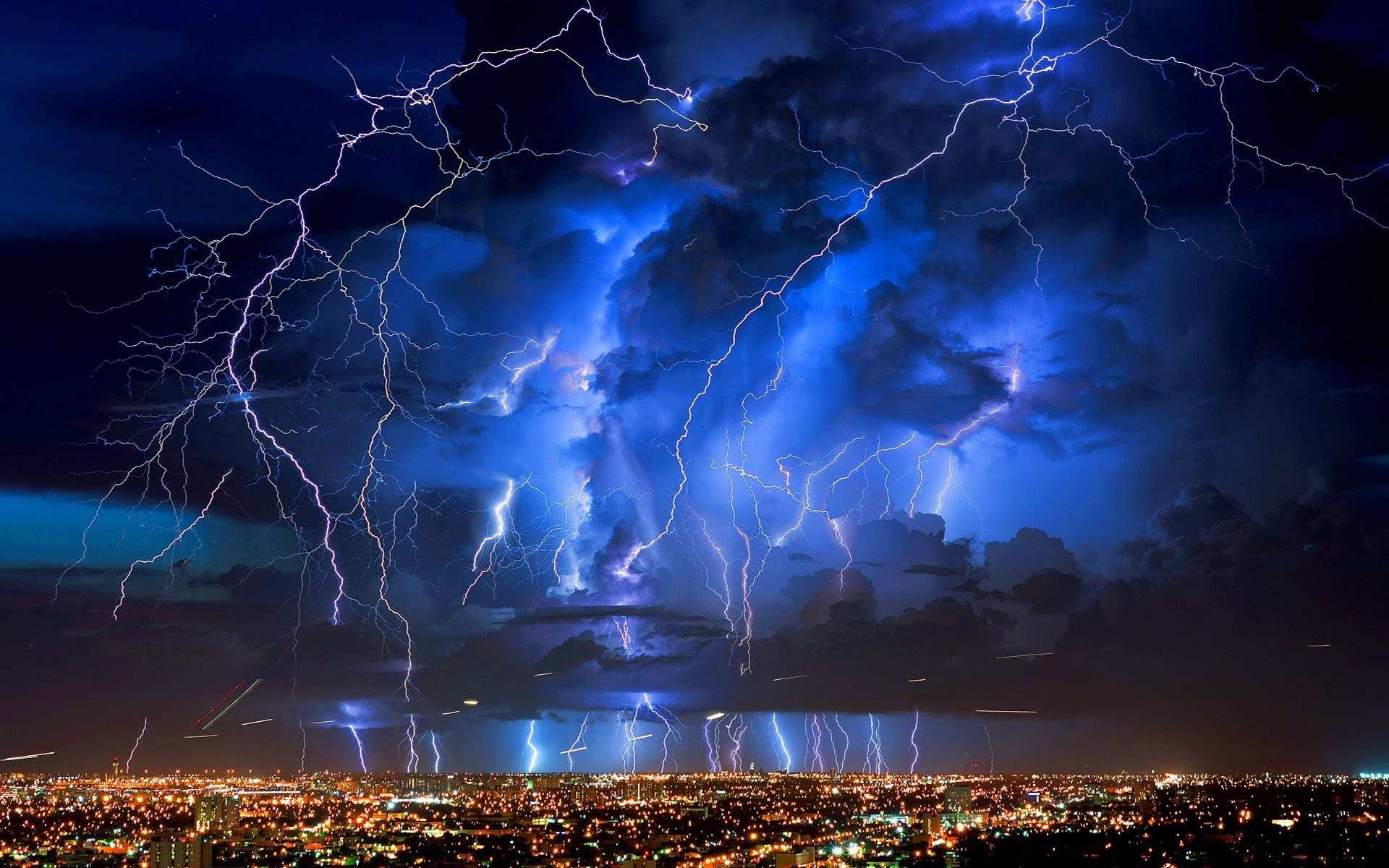 برنامه Thunder Storm Lightning APUS Live Wallpaper  دانلود  کافه بازار