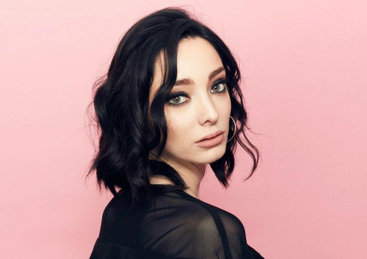 Emma Dumont. Emma dumont, Inspirational celebrities, Actresses