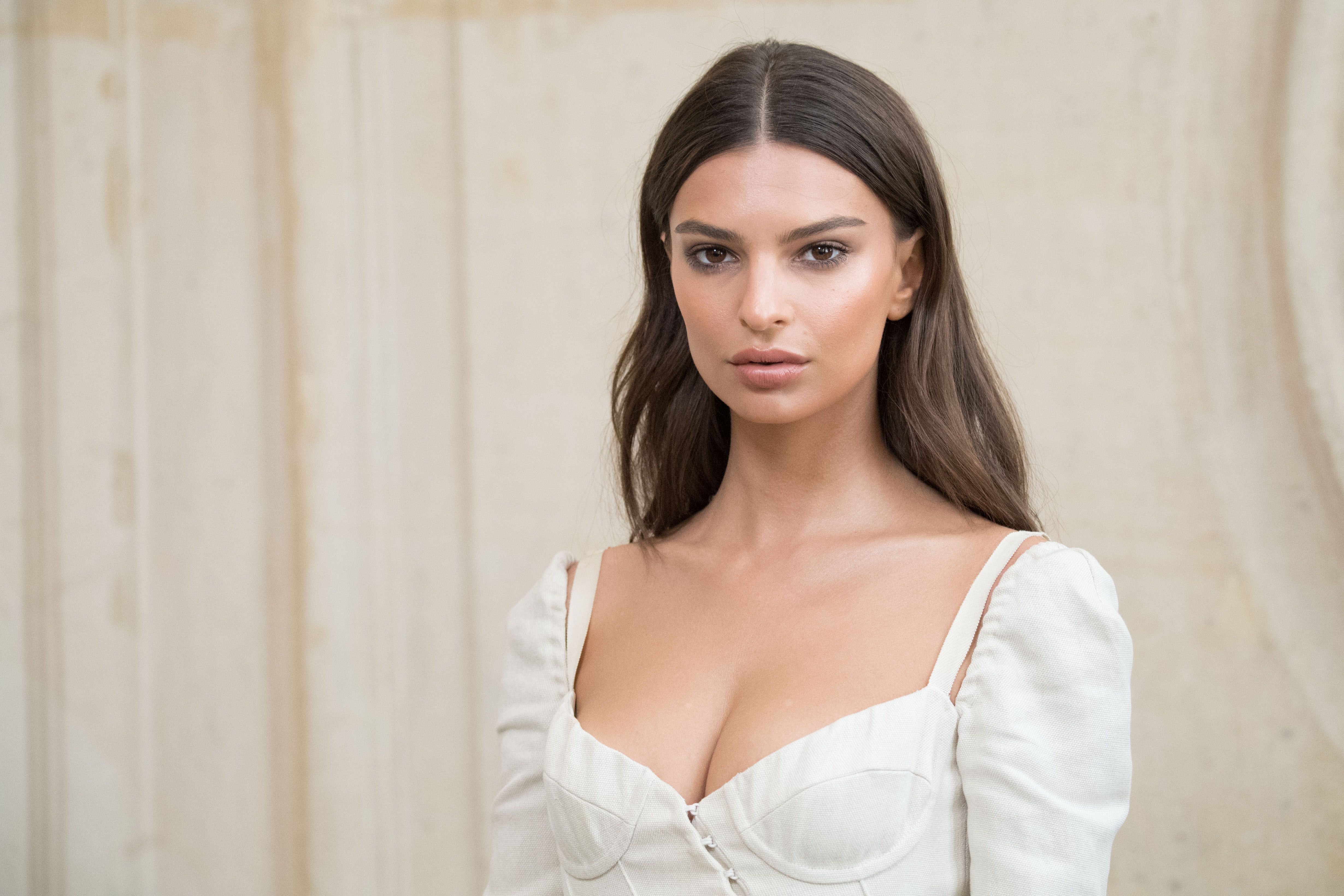Emily Ratajkowski 4k Ultra HD Wallpaper. Background Image