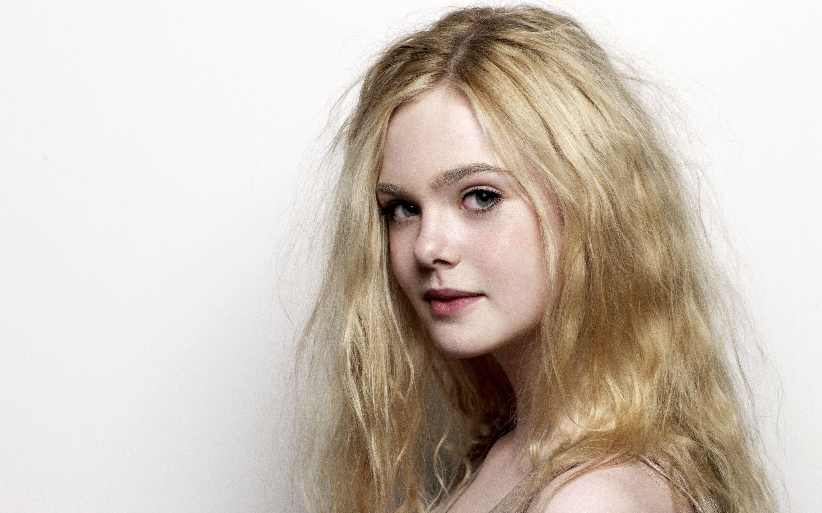 Elle Fanning Wallpaper Free Elle Fanning Background