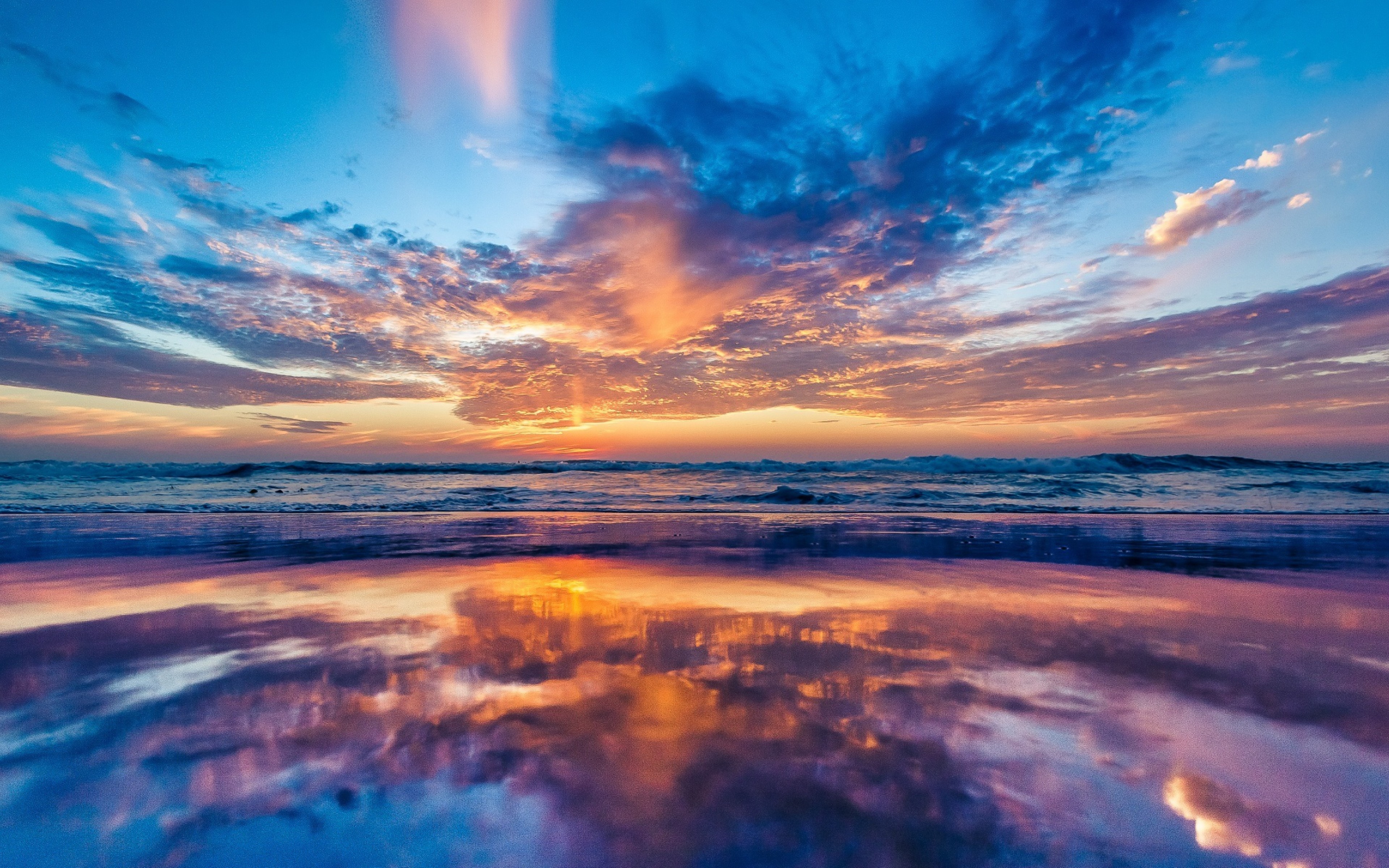 Sky at sunset reflected in the sea Wallpaper 4k Ultra HD