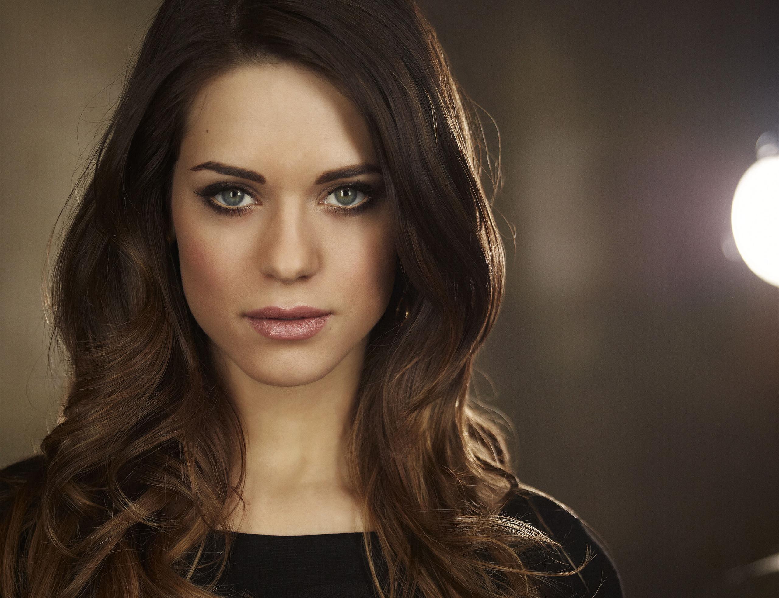 Lyndsy Fonseca Wallpaper