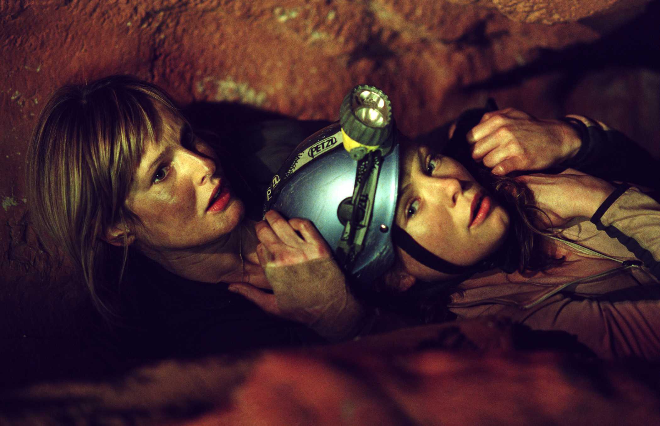 The Descent (2005) Buring Photo