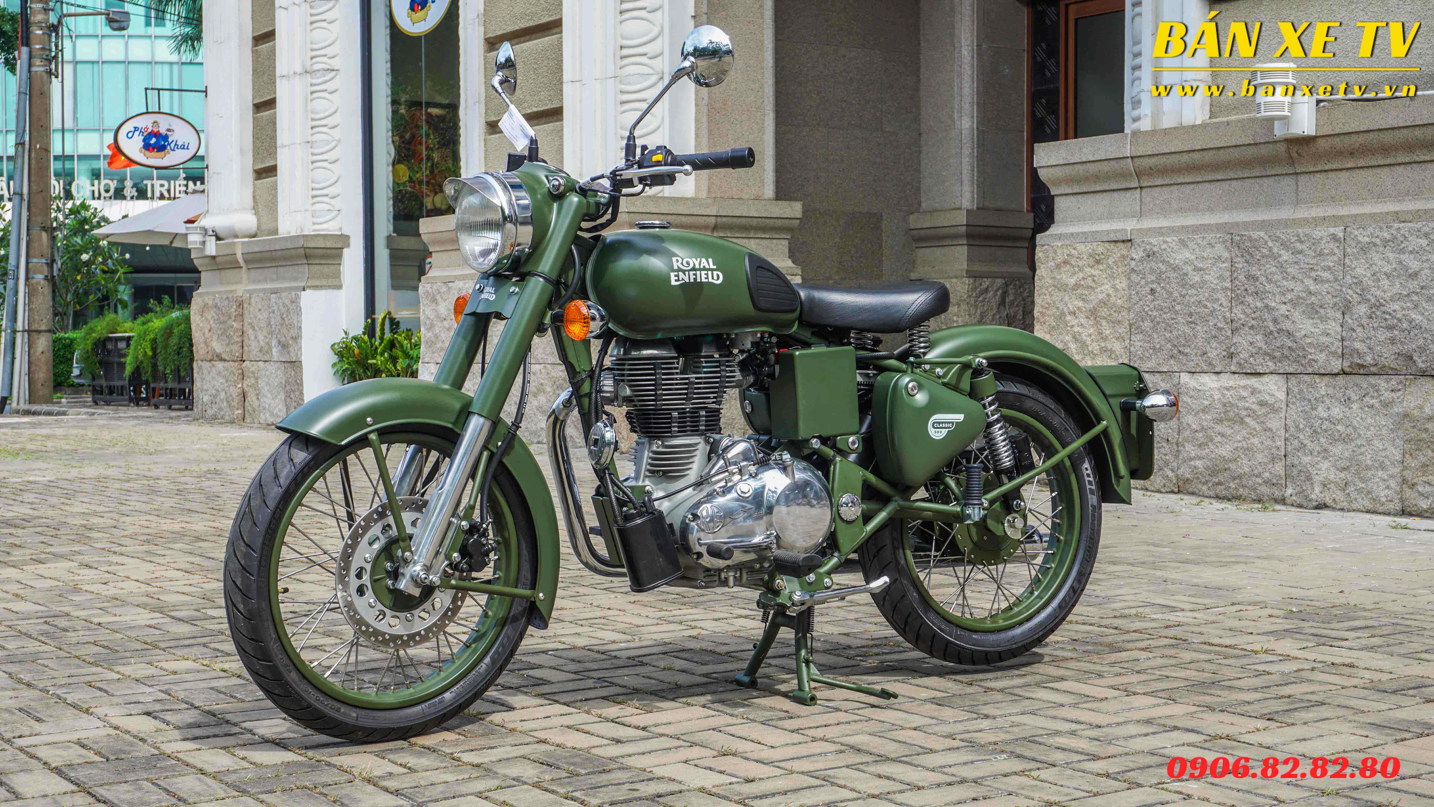 Royal Enfield Classic 500 Battle Green In Viet Nam Wallpaper & Background Download