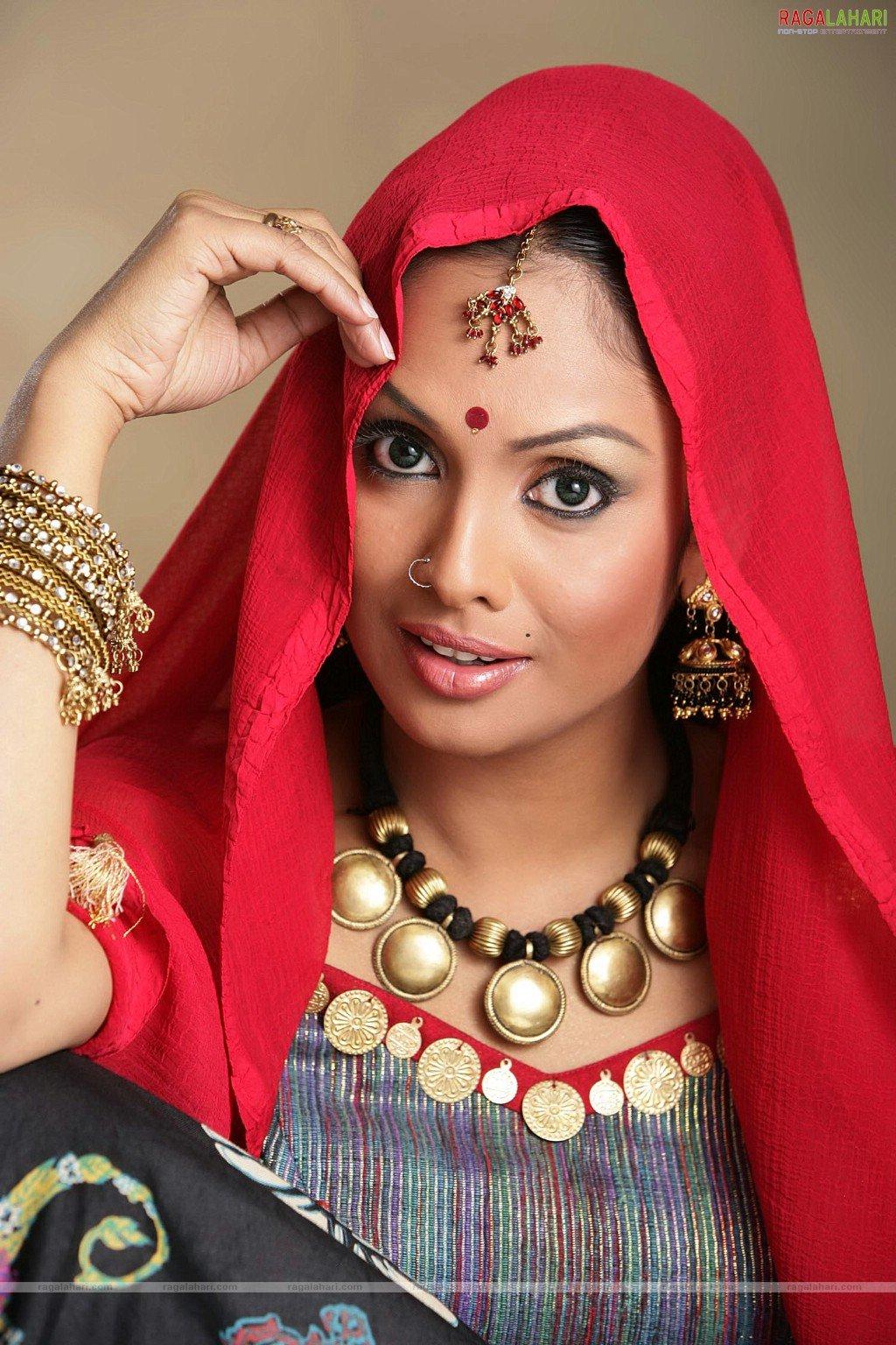 Jyothirmayi Photo Gallery