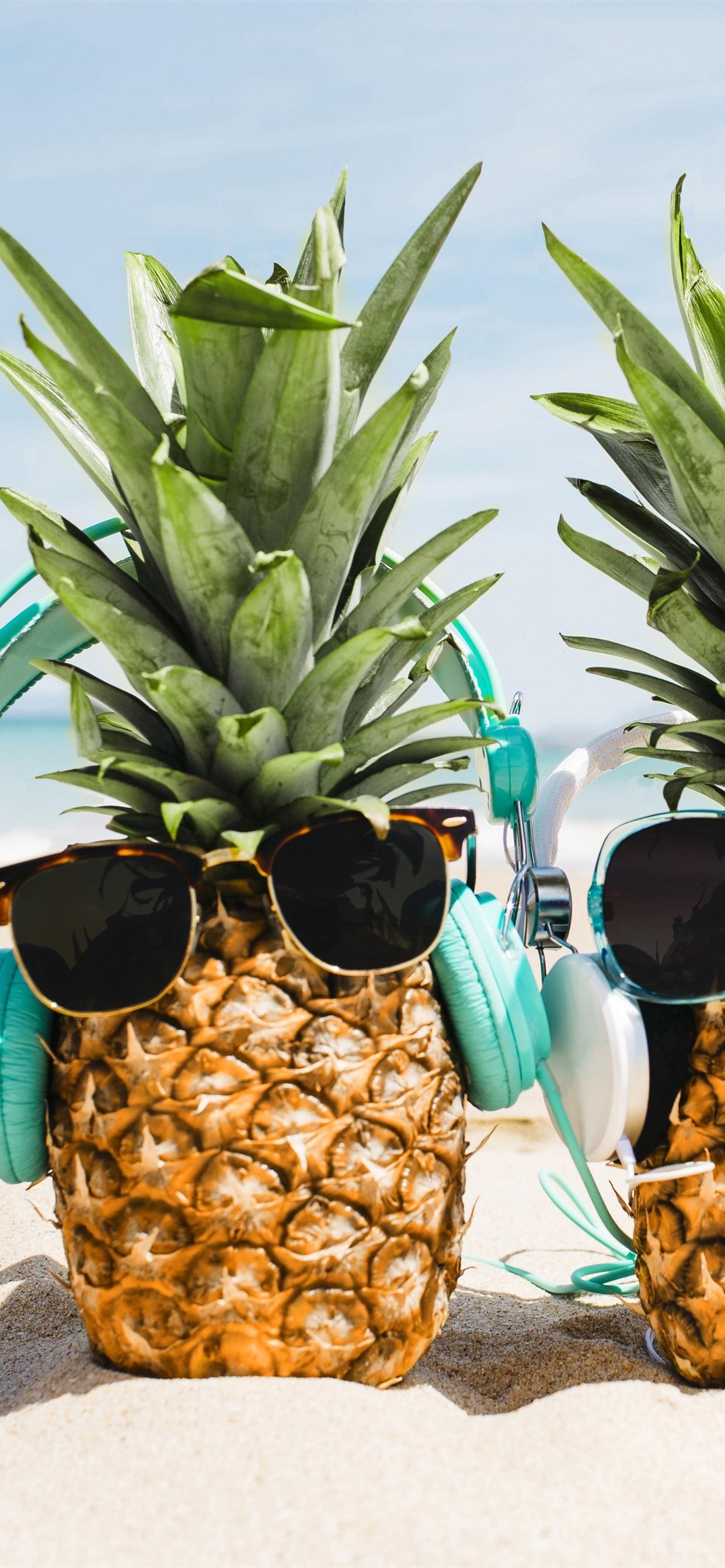 Two pineapples, sunglasses, beach, funny picture 1242x2688