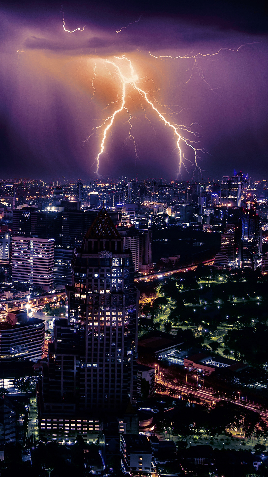 Lightning Storm Free Cell Phone Background