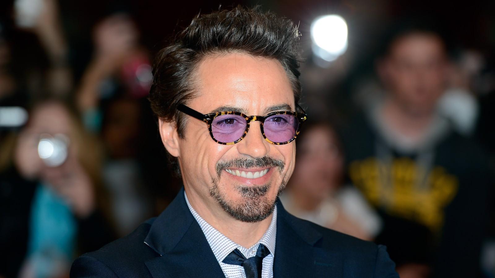Robert Downey Jr. talks to the animals in first 'Doolittle