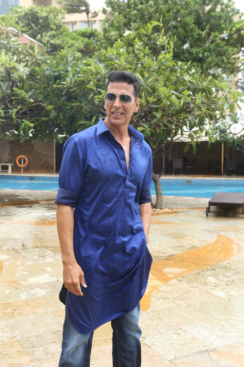 Free download Akshay Kumar Photo [HD] Latest Image Picture