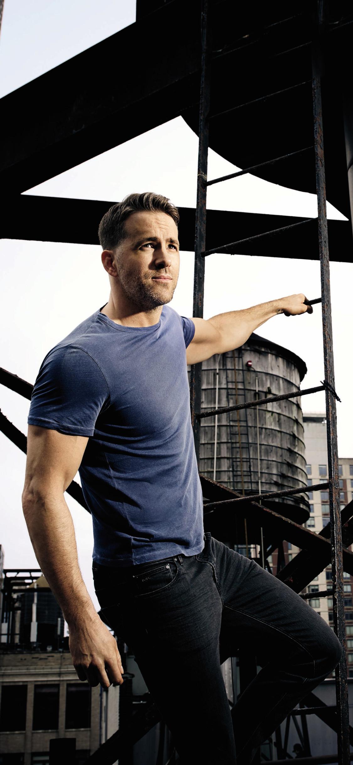 Ryan Reynolds In Mens Health iPhone XS, iPhone 10