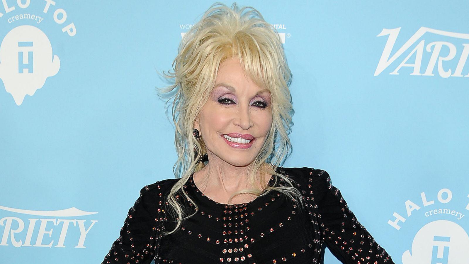 Dolly Parton says '9 to 5' sequel in the works