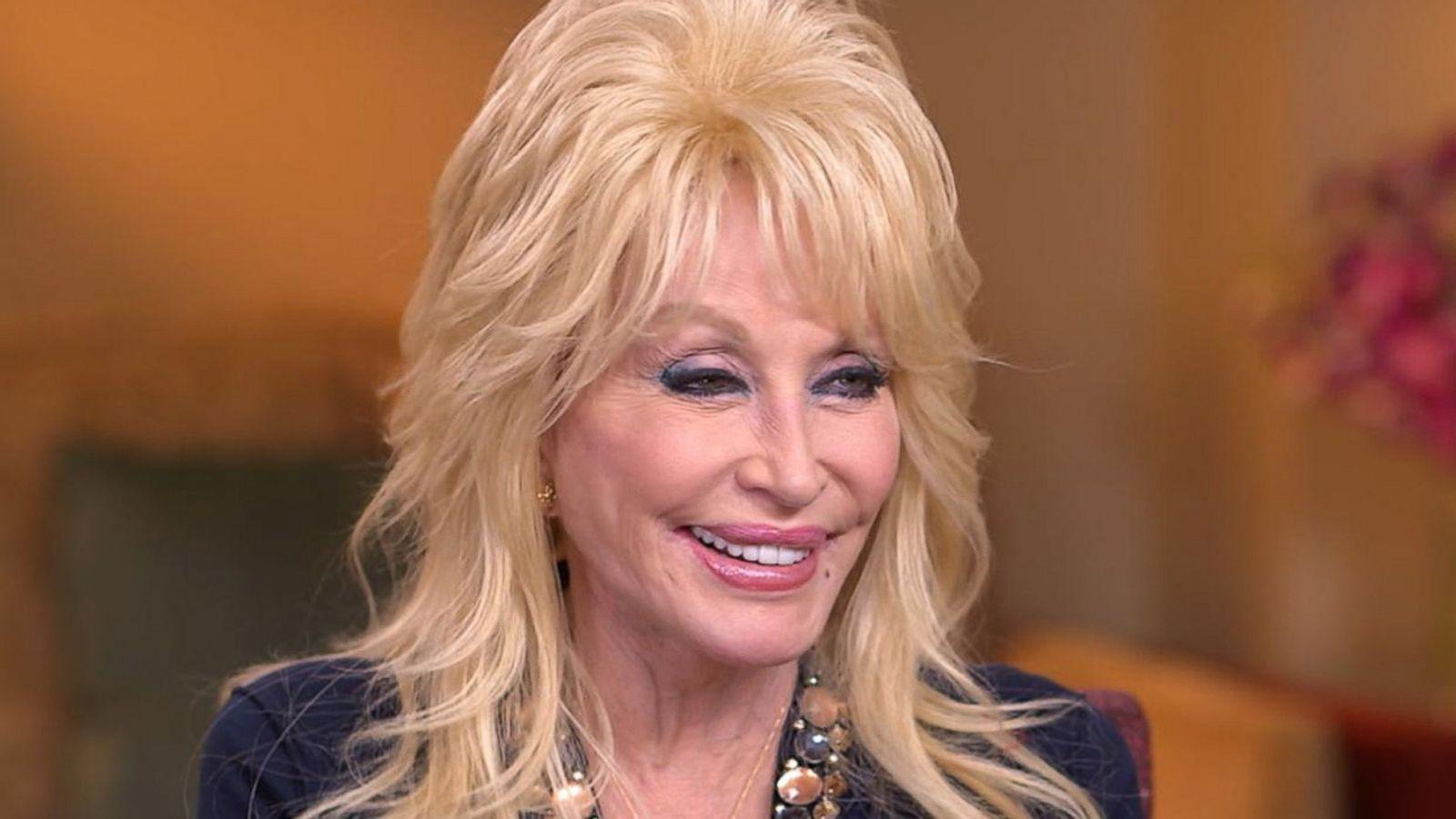 Dolly Parton says original '9 to 5' cast are all in