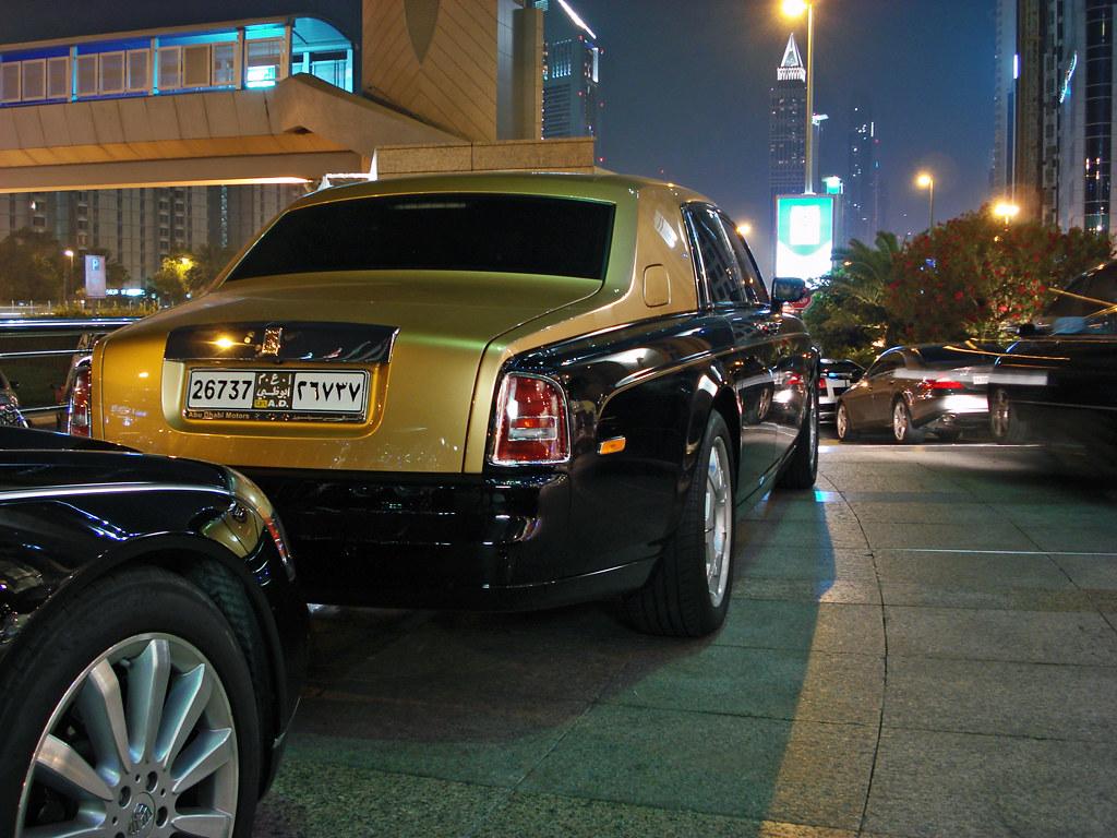 Black And Gold Rolls Royce Phantom. A Black And Gold Two To
