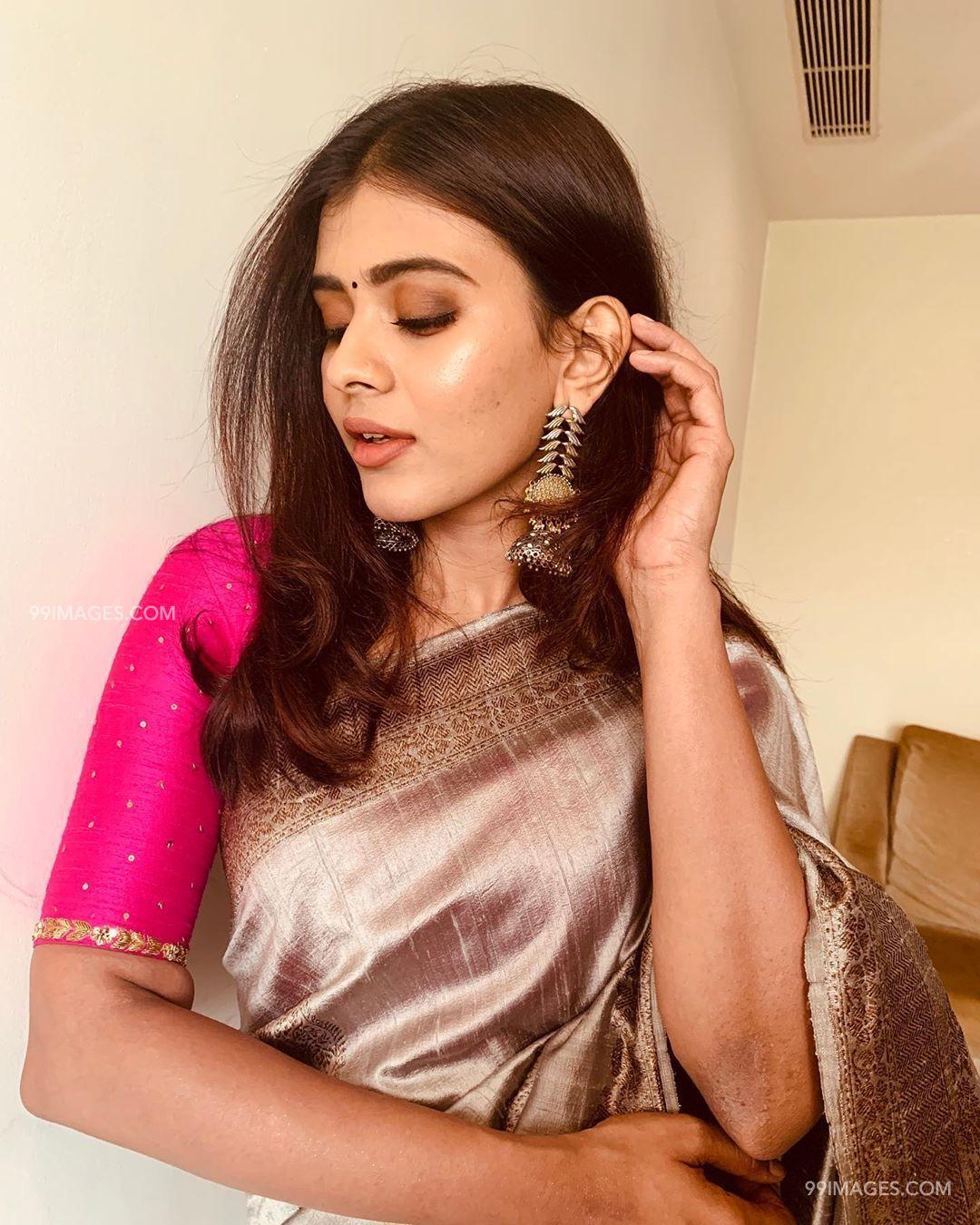 Hebah Patel Hot HD Photo & Wallpaper for mobile