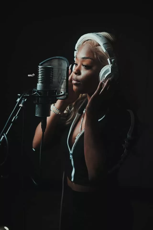 Baby Fendi wallpaper