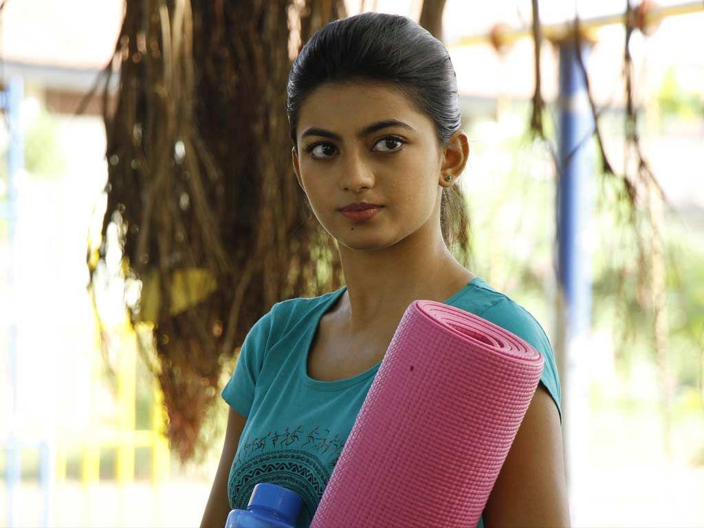 Anandhi Cute Picture And Latest HD Wallpaper