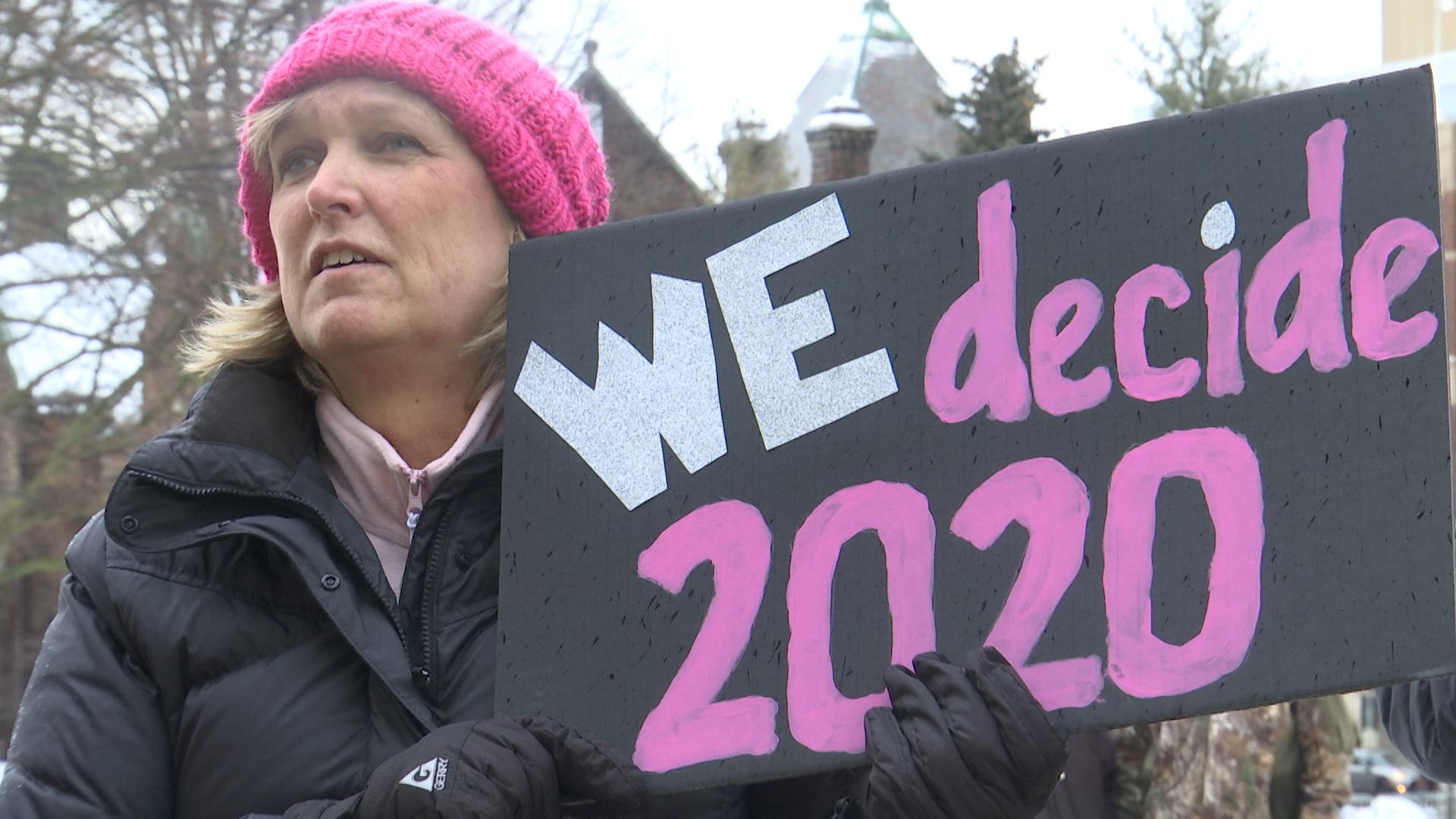 Hundreds participate in Lansing Women's March at State