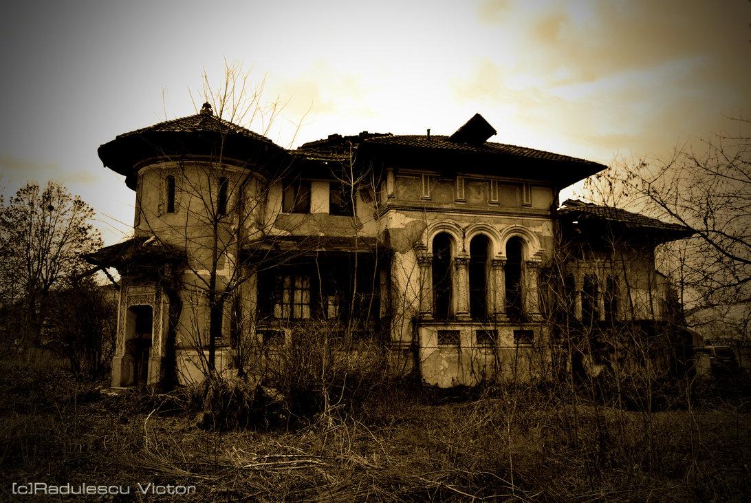 Free download Beautiful abandoned house