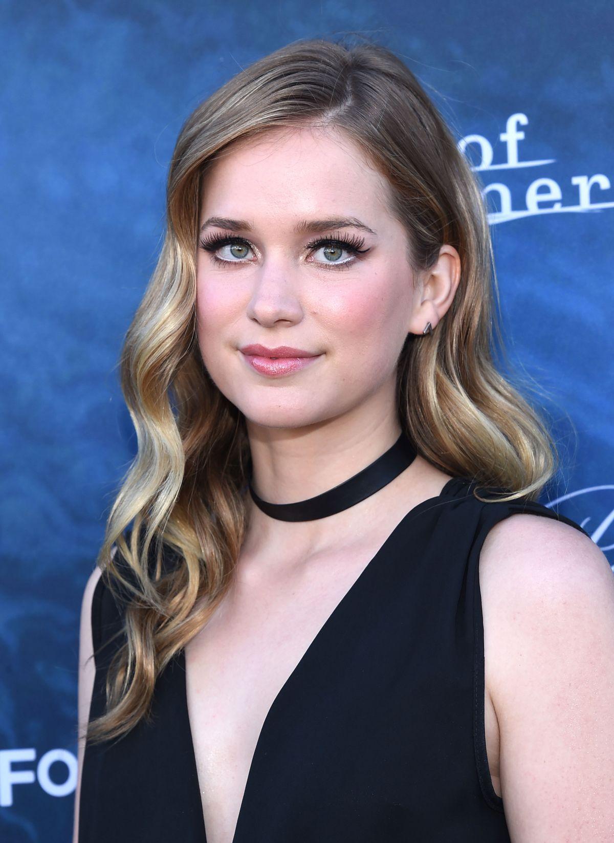 Elizabeth LAIL, Biography and movies